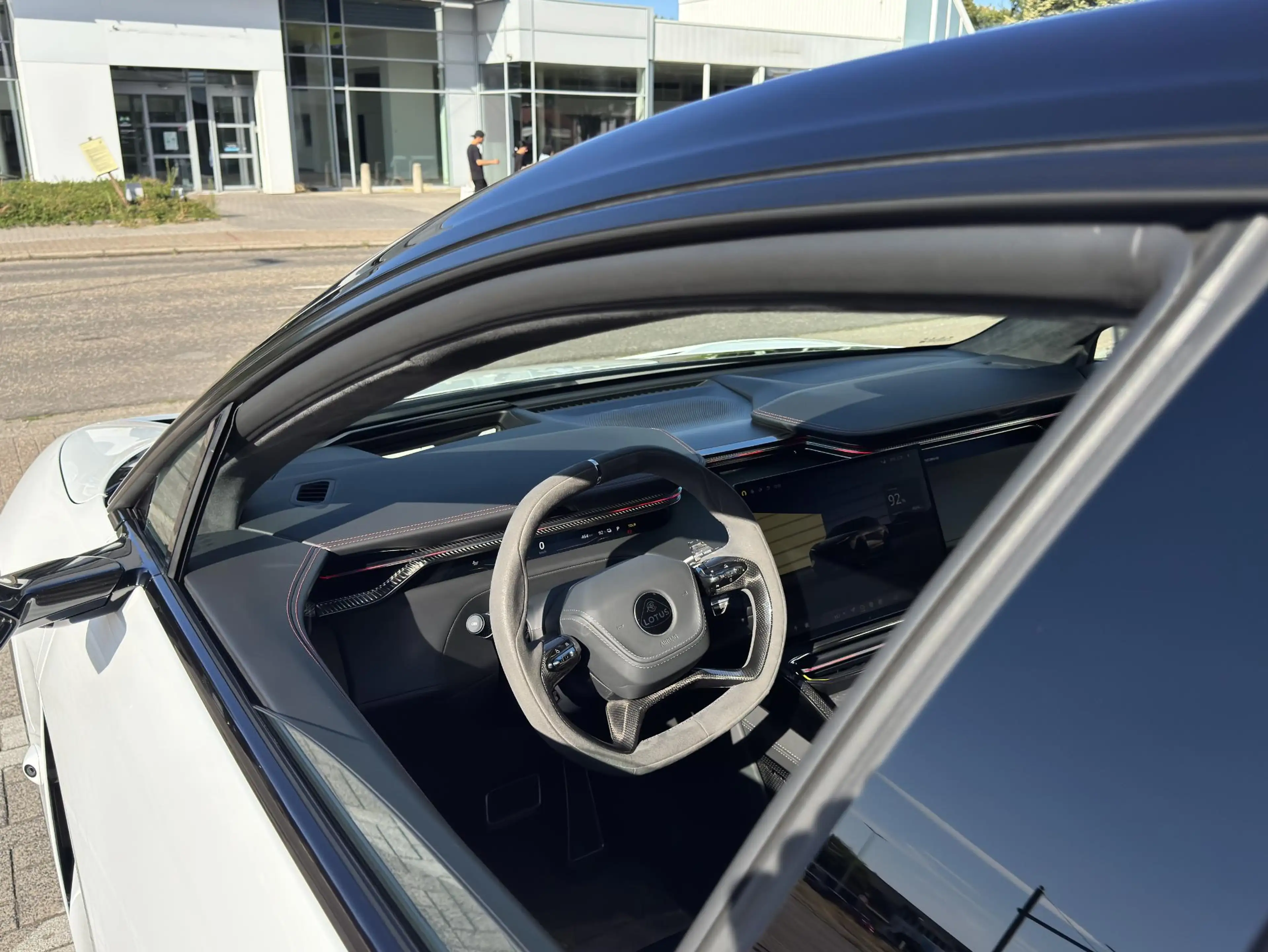 Lotus Eletre 600 Sport SE — photo 15