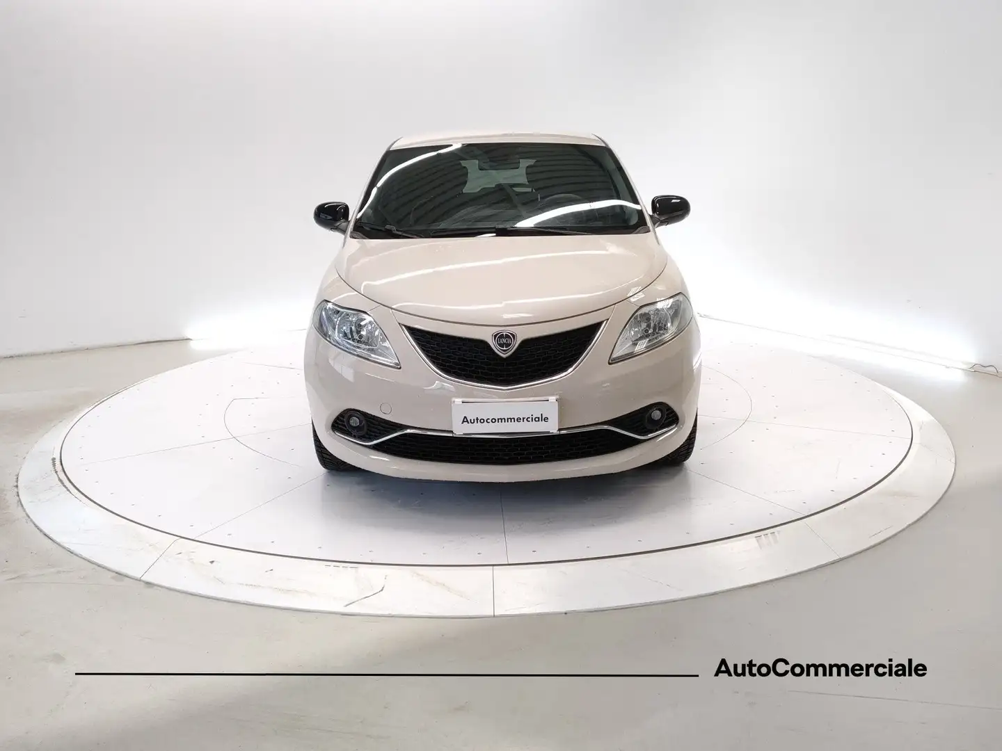 Lancia Ypsilon Ypsilon 1.2 69 CV 5 porte Gold Beige - 2