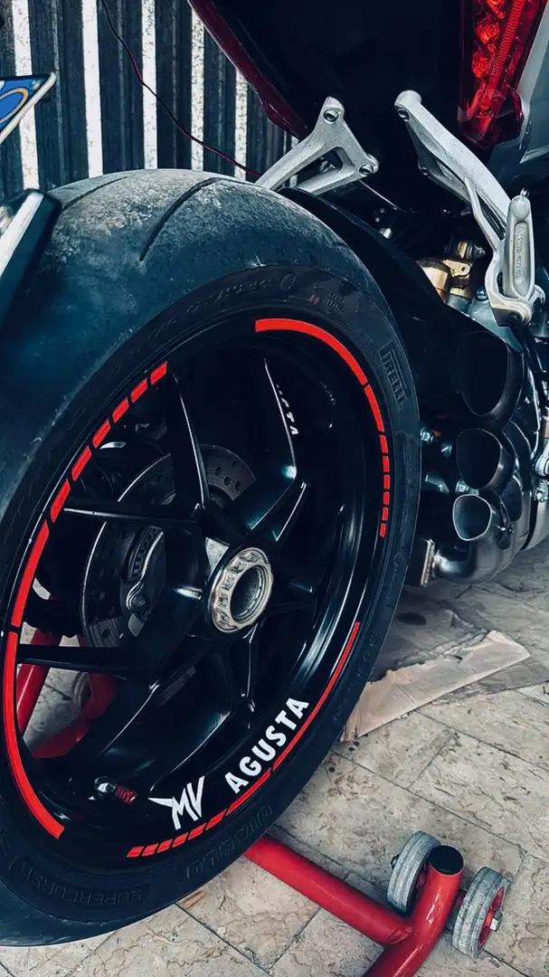 MV Agusta Rivale 800 abs - 1