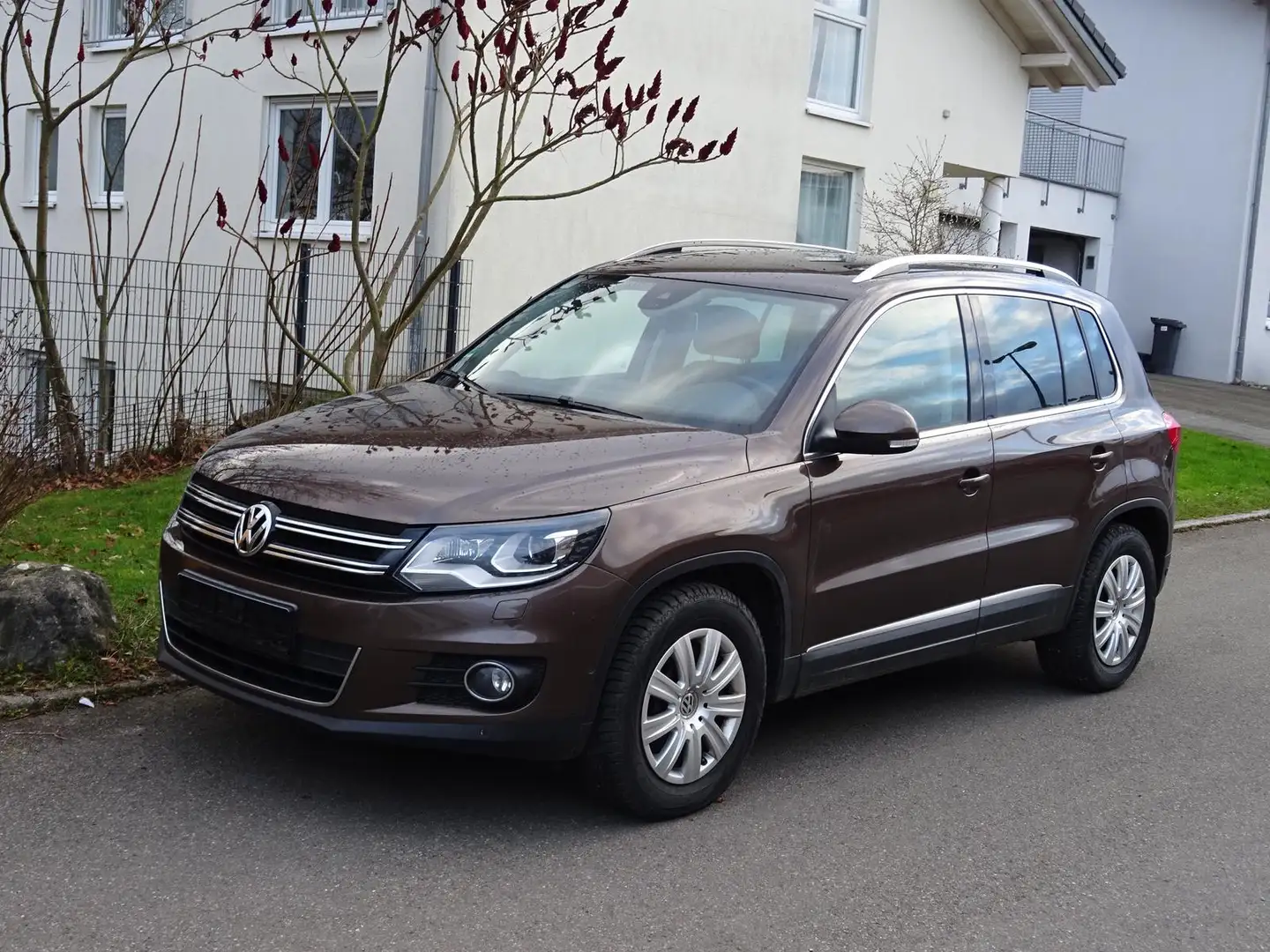 Volkswagen Tiguan 2.0 TSI DSG Sport&Style 4Motion/Pano/AHK Bruin - 2