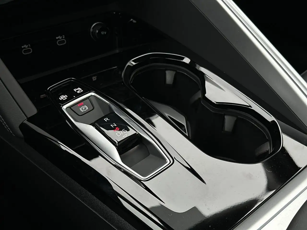Audi Q5 снимка Audi Q5
