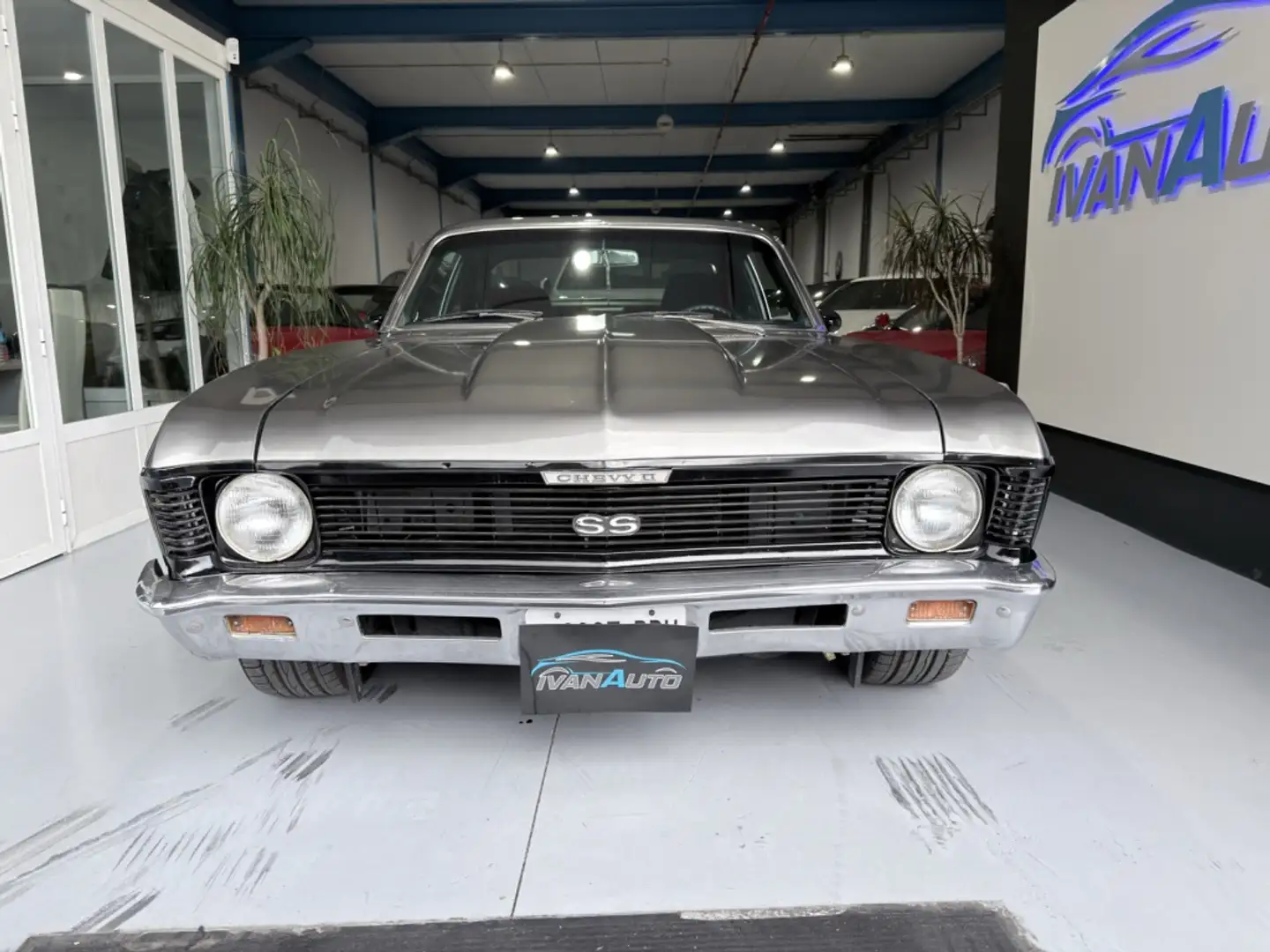 Chevrolet NOVA SS Gris - 2