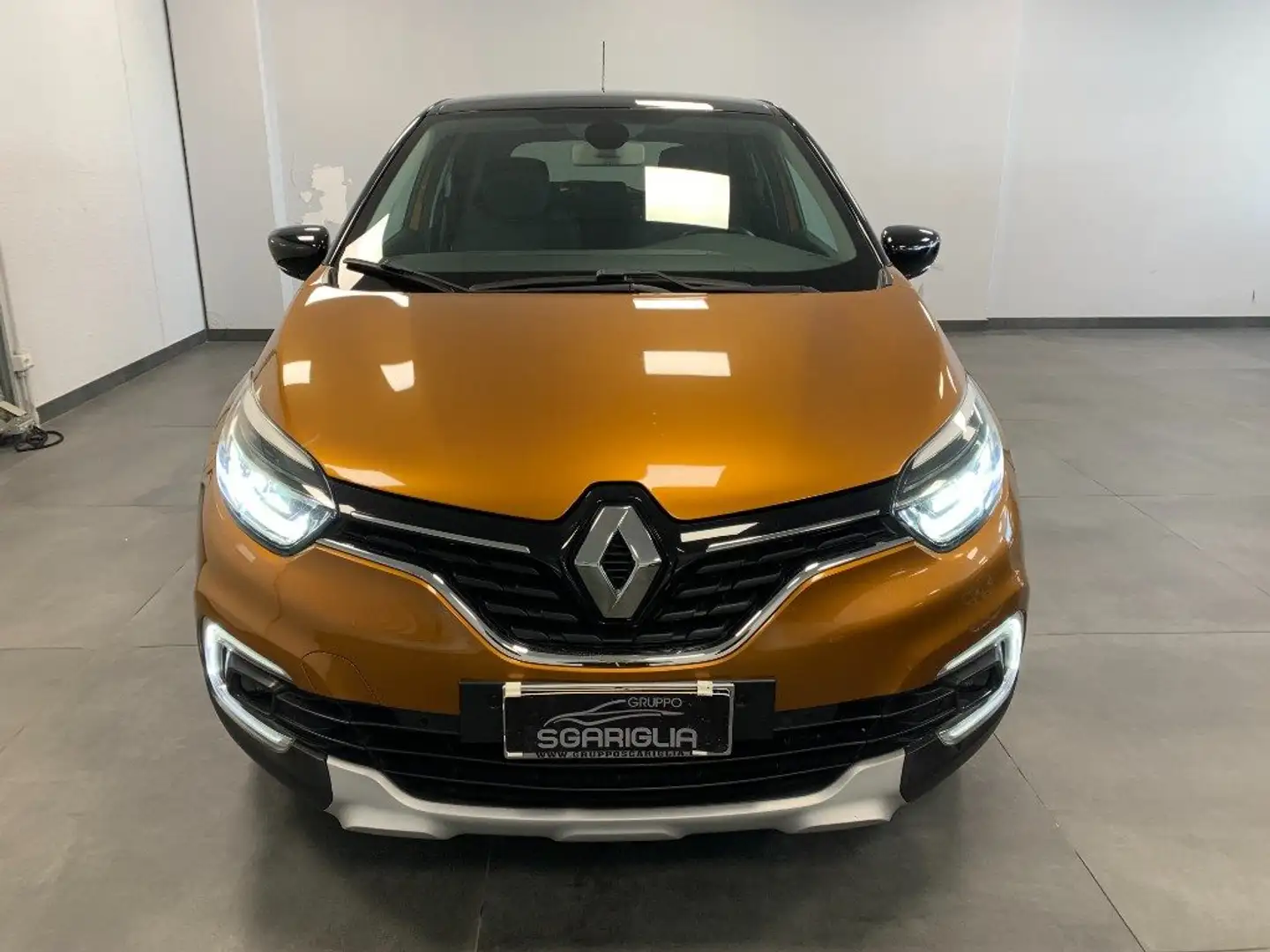 Renault Captur 1.3 Benzina EDC Automatico Sport Edition2 Arancione - 2