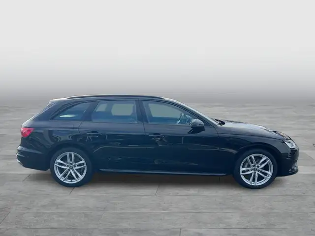Audi A4 view 6