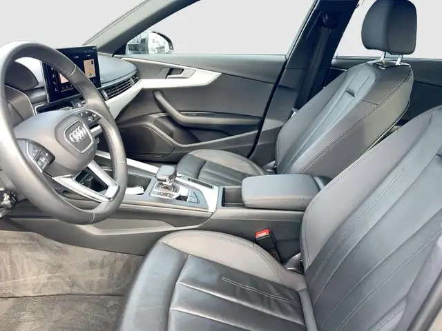 Audi A4 view 9
