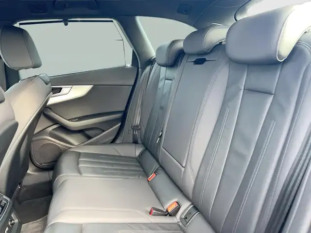 Audi A4 view 12