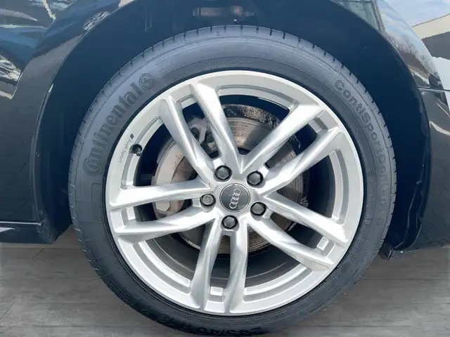 Audi A4 view 7