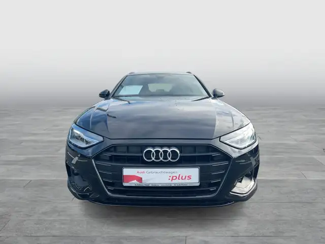 Audi A4 view 8