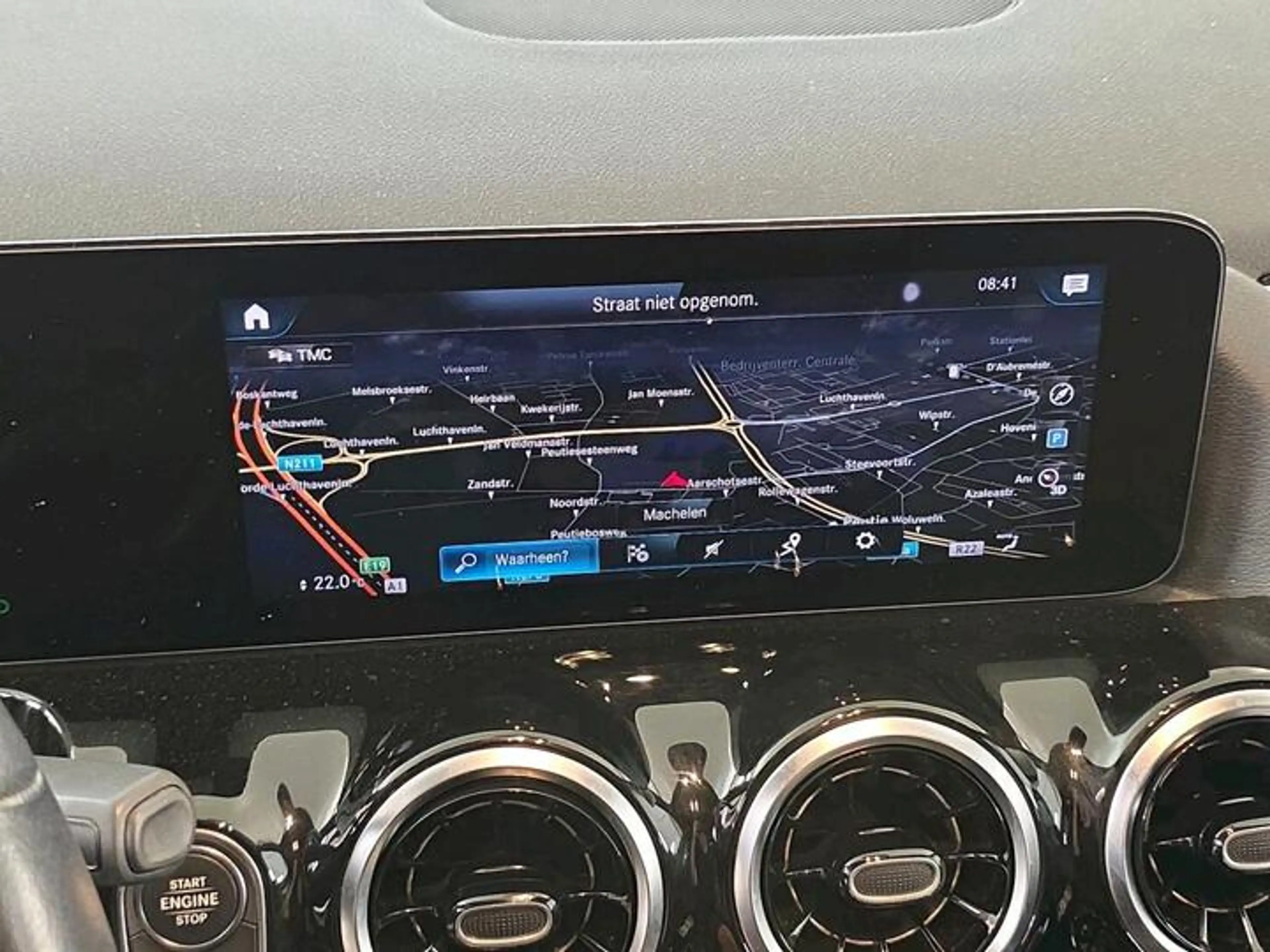 Mercedes-Benz GLA 180 d 8GTronic *LED-NAVI-CUIR-CAMERA-PARKTRONIC* — photo 8