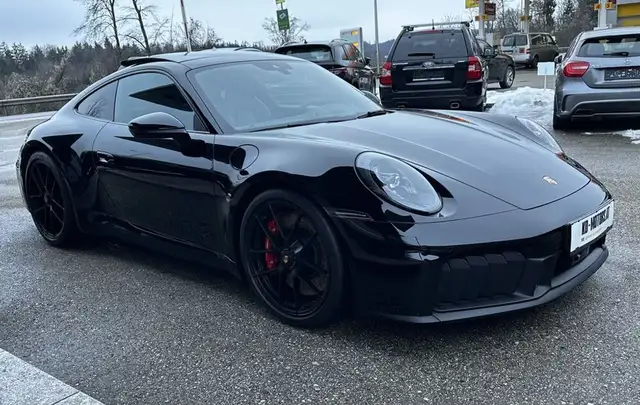 Porsche 911 992.2 Carrera GTS 3,6 T-Hybrid Ansicht 3