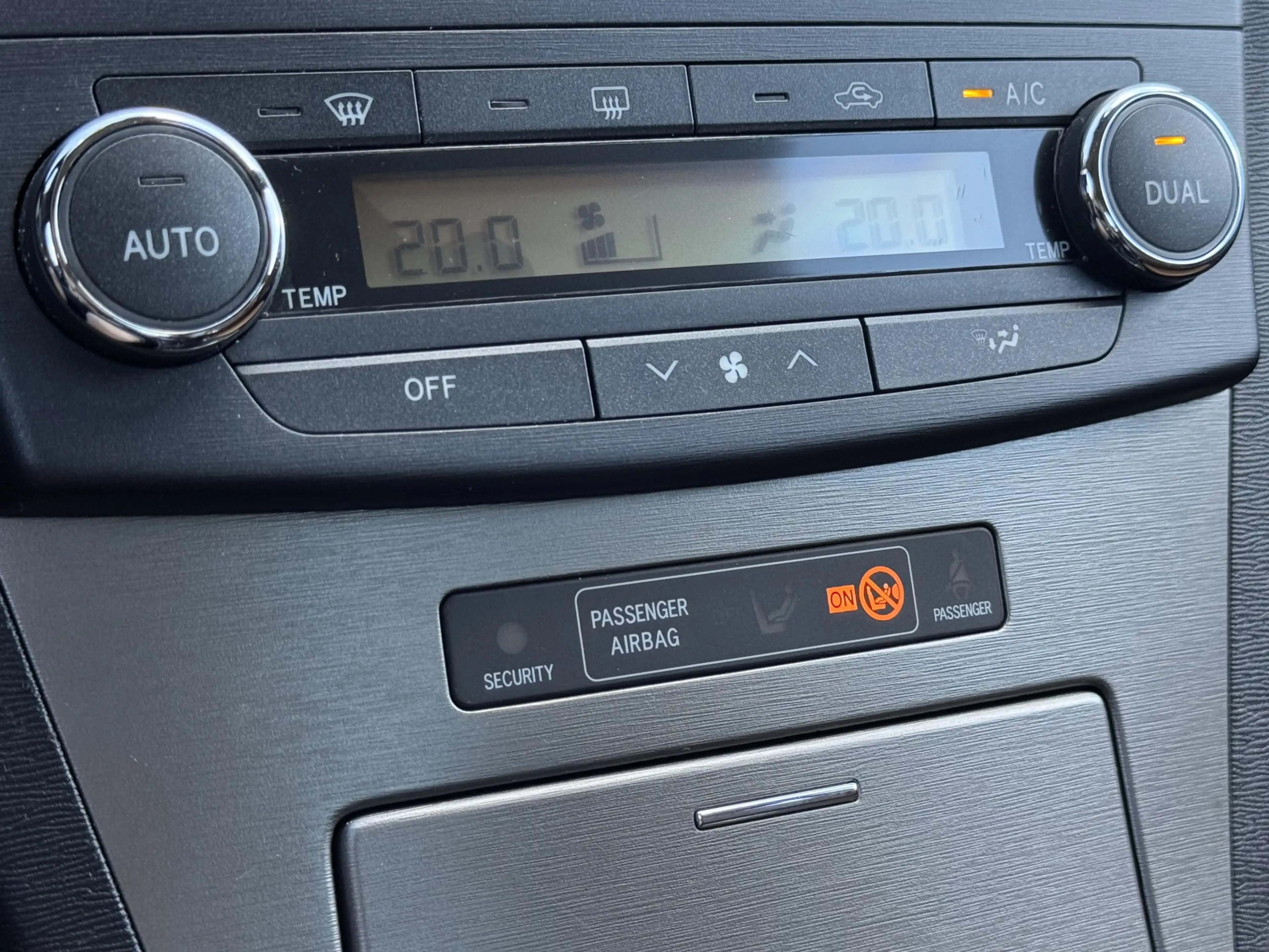 Toyota Avensis 2.0 VVTI DYNAMIC BUSINESS SPECIAL | NL-AUTO! — photo 15