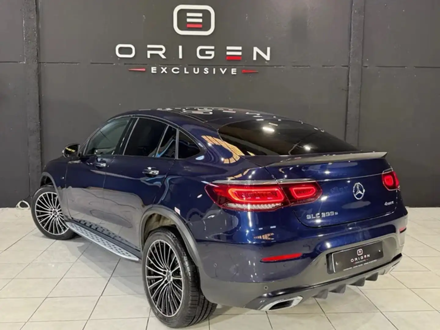 Mercedes-Benz GLC 300 Coupé 300e 4Matic Azul - 2