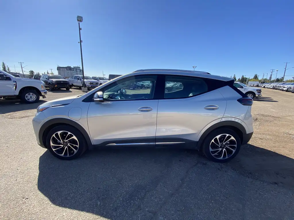 2022 Chevrolet Bolt EUV Premier — photo 5