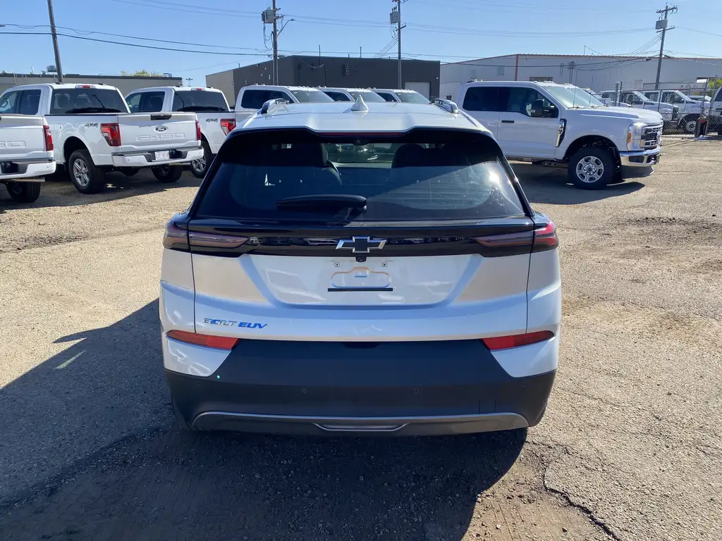 2022 Chevrolet Bolt EUV Premier — photo 7