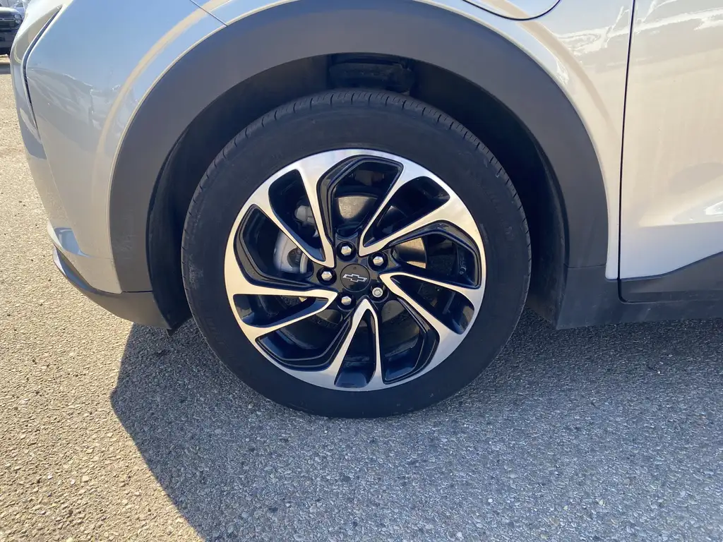 2022 Chevrolet Bolt EUV Premier — photo 4