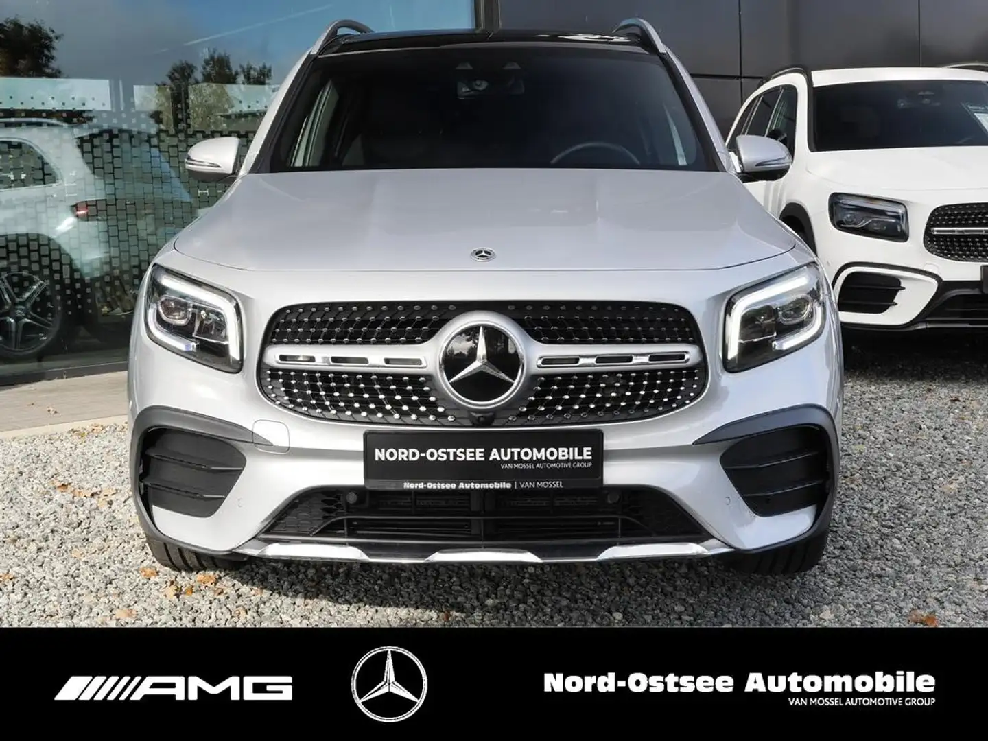 Mercedes-Benz GLB 220 d AHK PANO STANDHZG SHZ NAVI KAMERA PDC Silber - 2