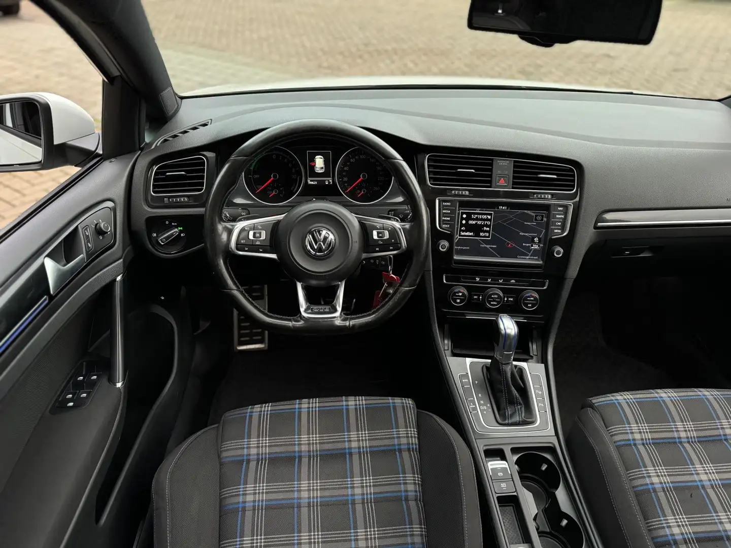 Volkswagen Golf GTE Volkswagen Golf 1.4 TSI DSG Hybride 150PK Panorama Fehér - 2
