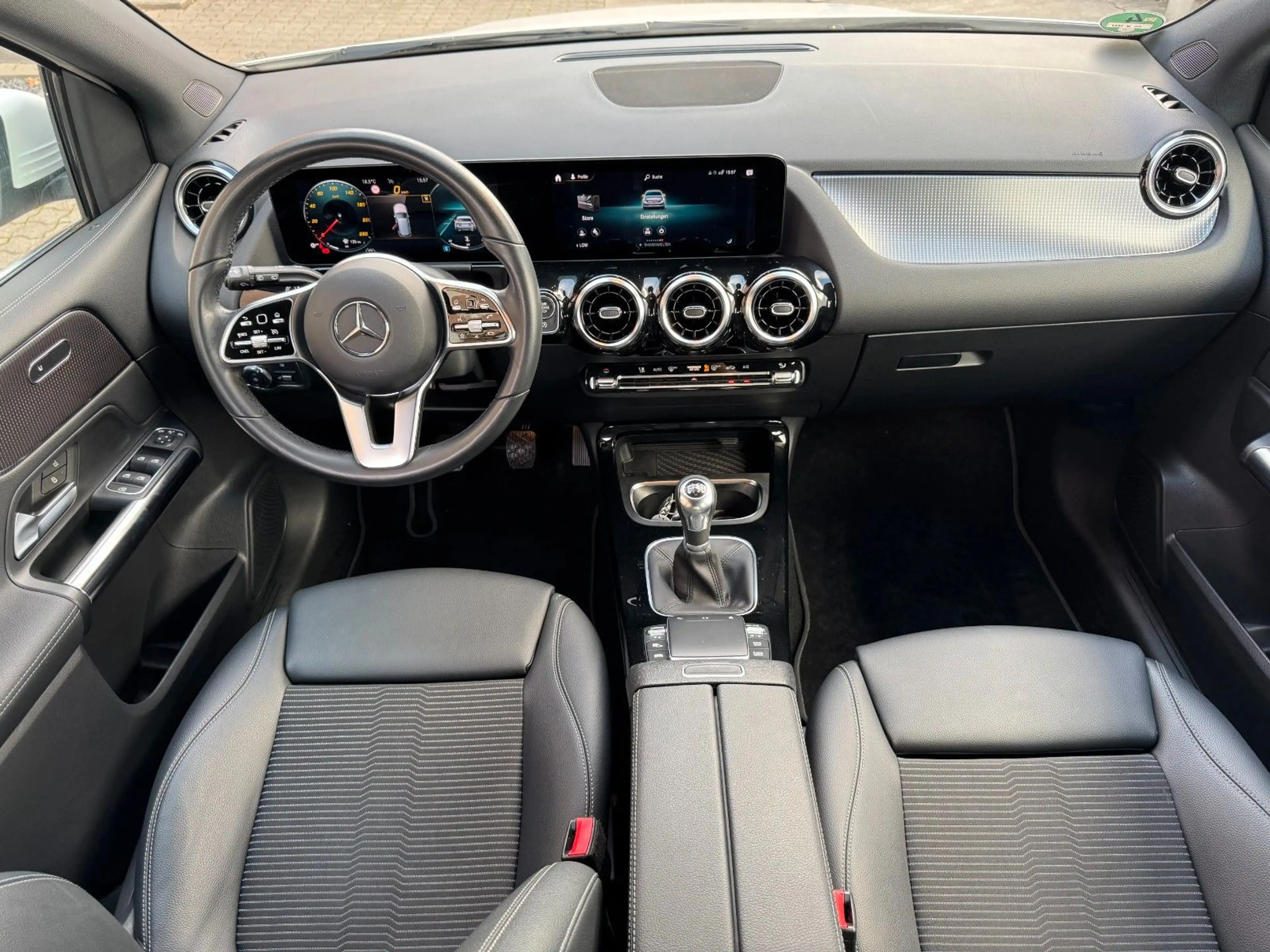 Mercedes-Benz B 180 *CarPlay*Navi*ACC*SHZ*PDC*Leder* — photo 11
