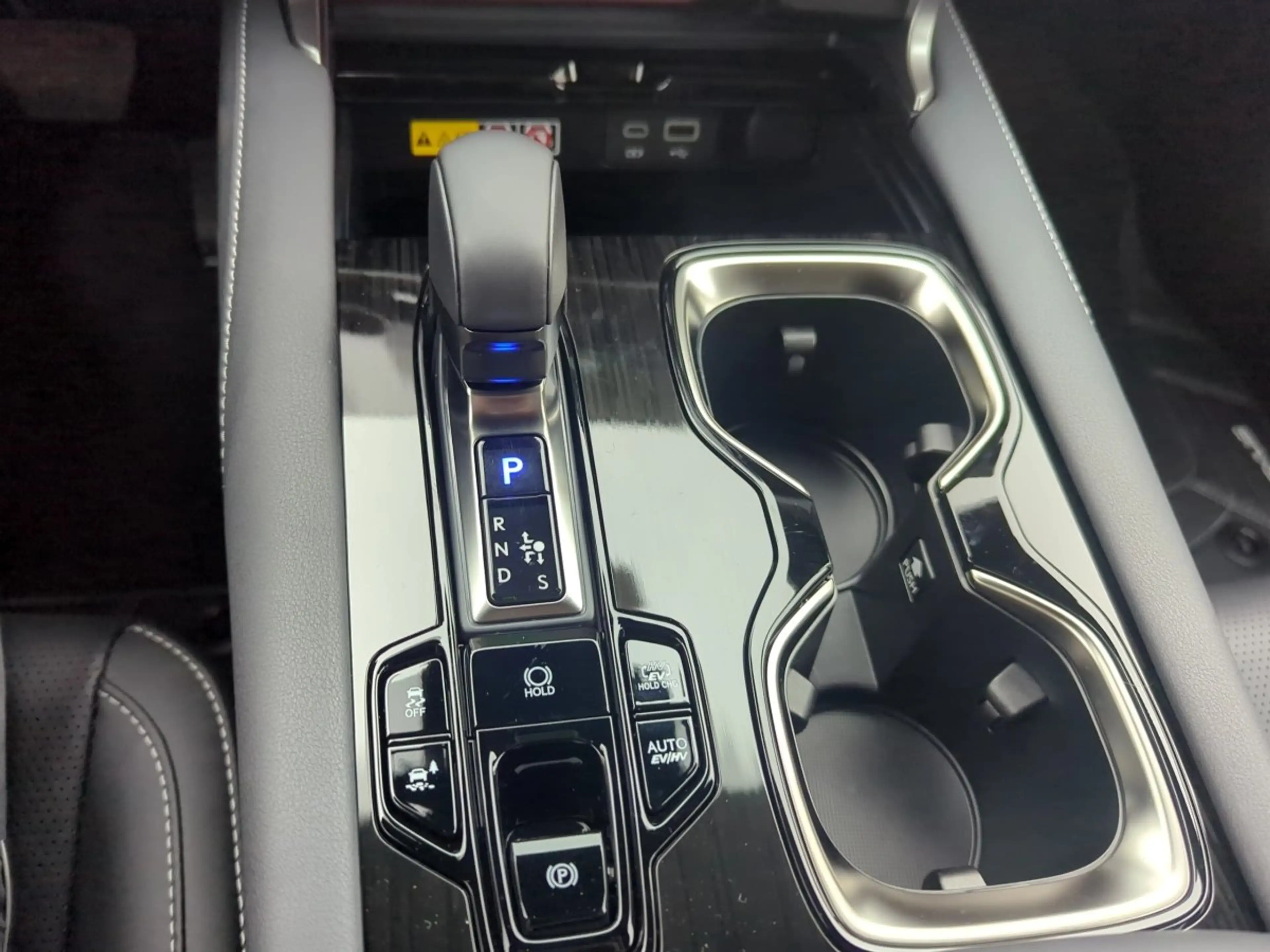 Lexus RX 450h F Sport Kamera Navi Sitzheizung Klima — photo 15