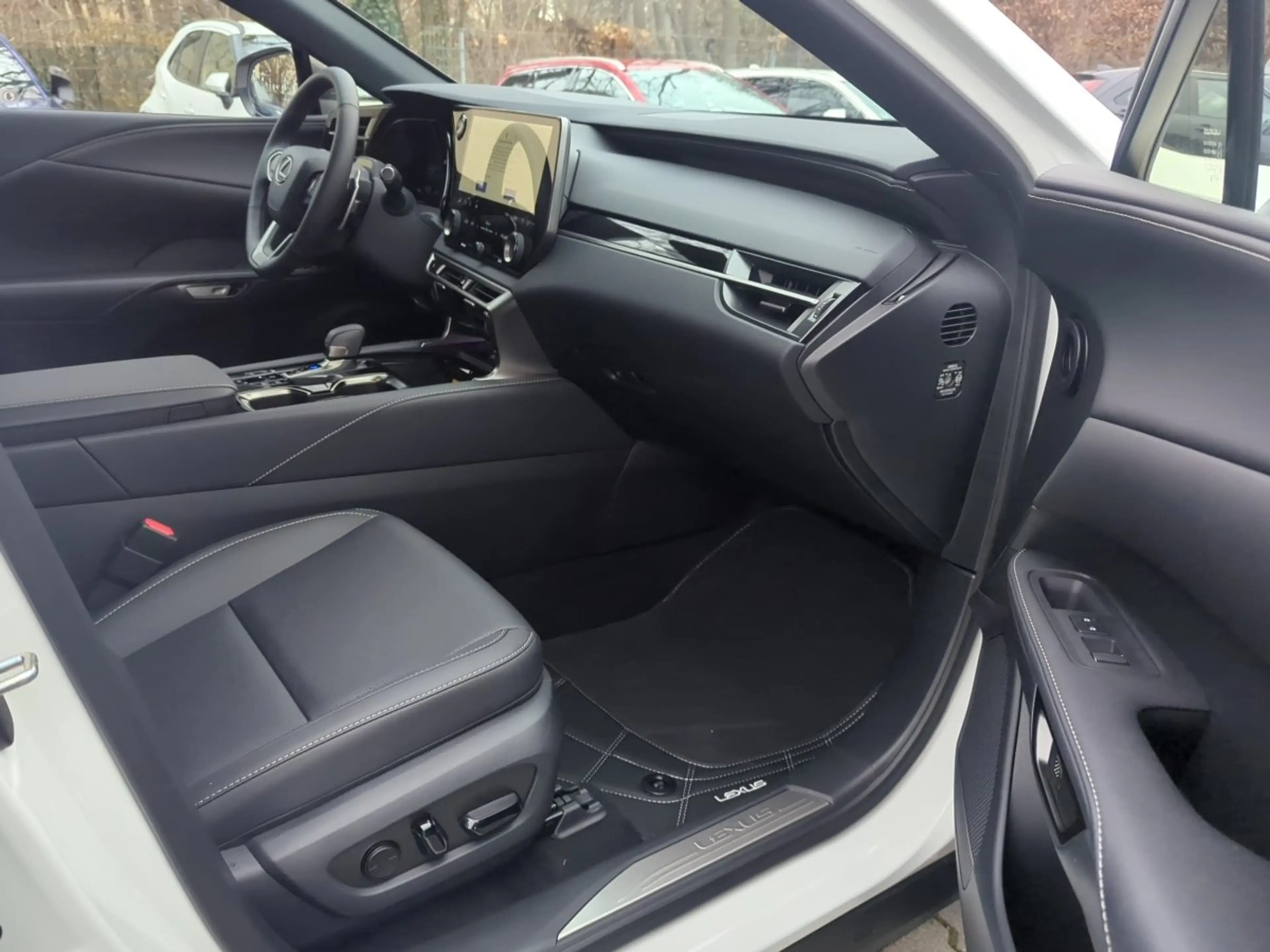Lexus RX 450h F Sport Kamera Navi Sitzheizung Klima — photo 13