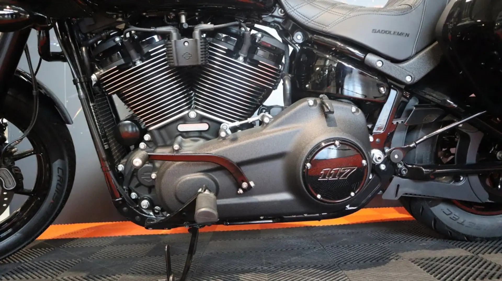 Harley-Davidson Lowrider ST Tour Czarny - 2