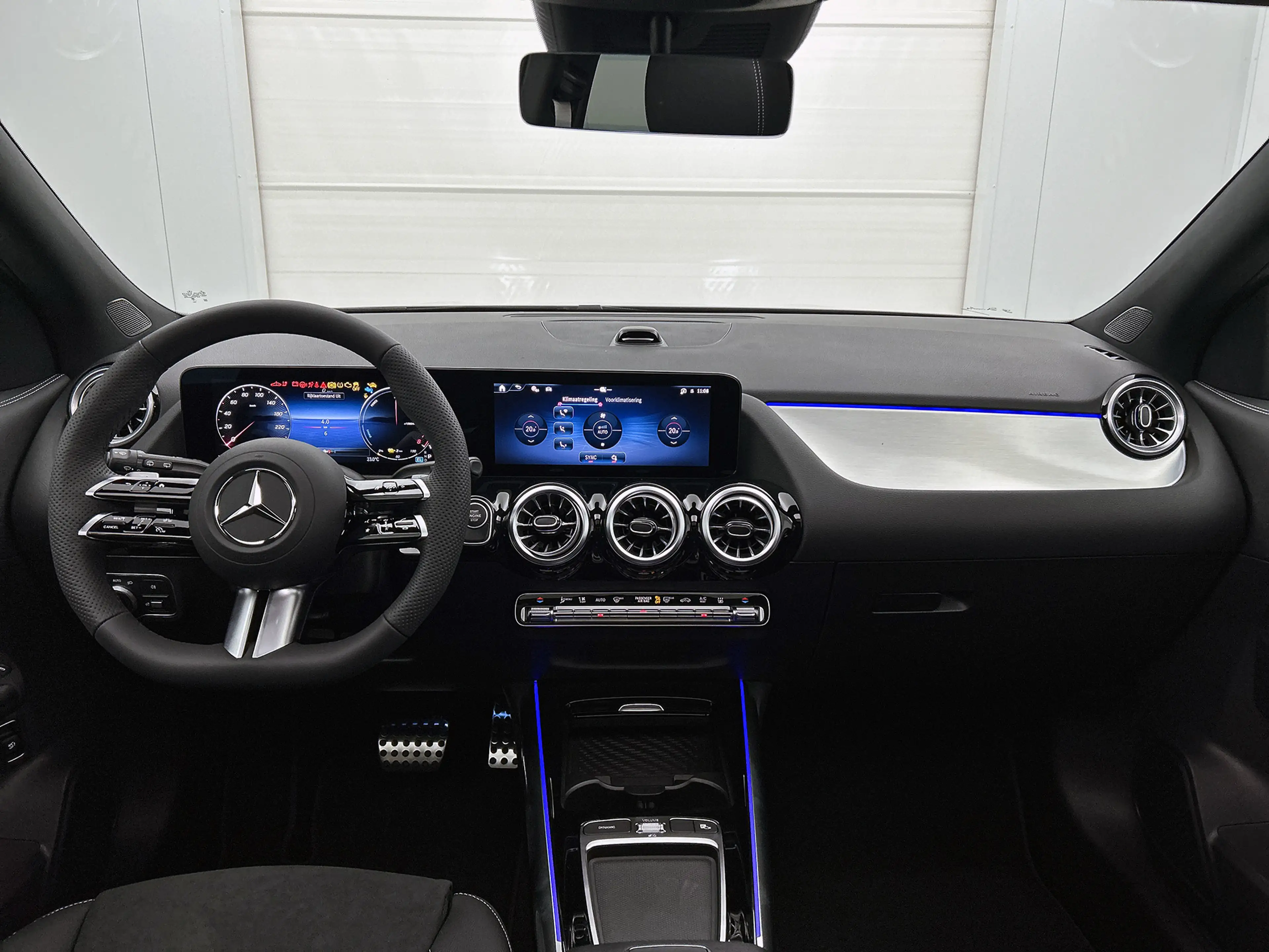 Mercedes-Benz GLA 250 e 140 Year Edition | Plus pakket | Nightpakket | T — photo 4