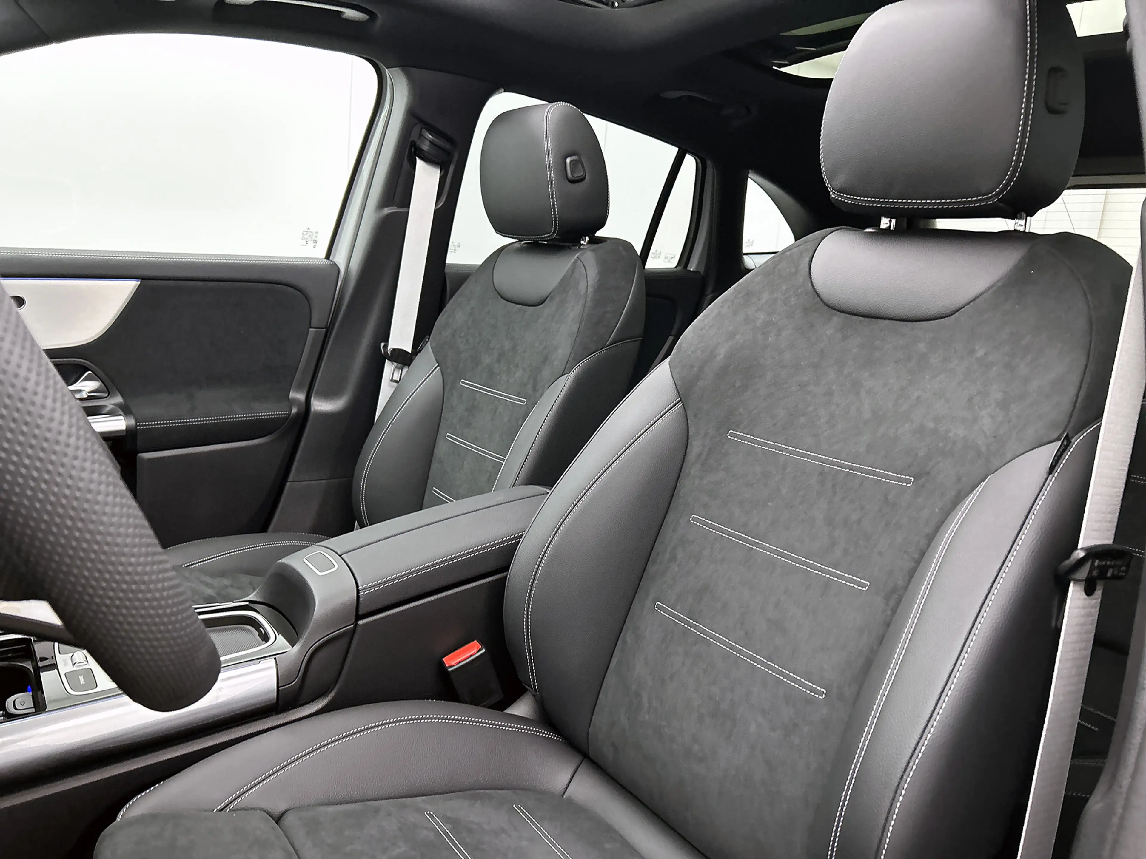 Mercedes-Benz GLA 250 e 140 Year Edition | Plus pakket | Nightpakket | T — photo 5