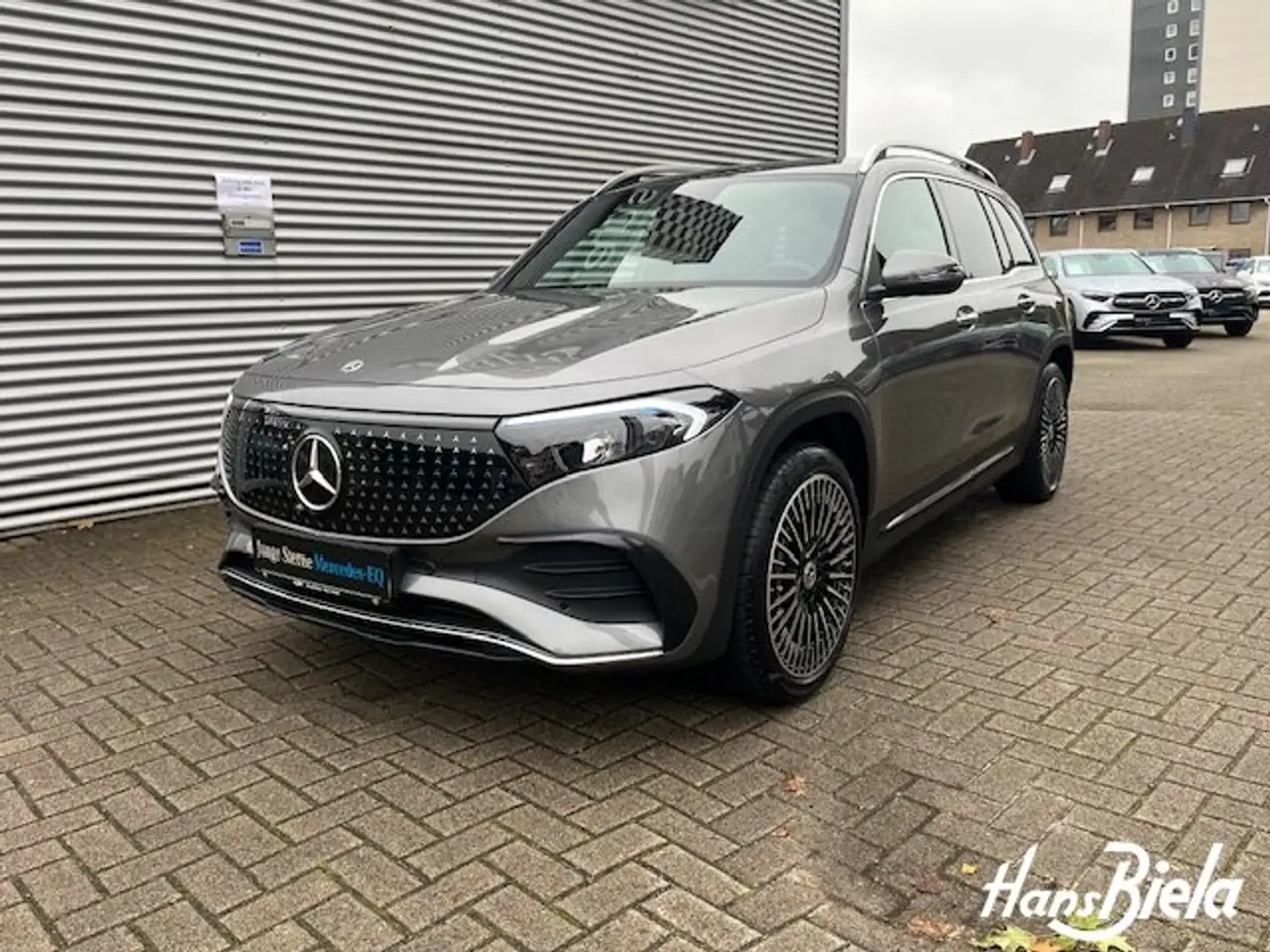 Mercedes-Benz EQB 350 EQB 350 4M AMG Prem/20"/Pano/Bur/Dis/AHK/360/Mem Grau - 2