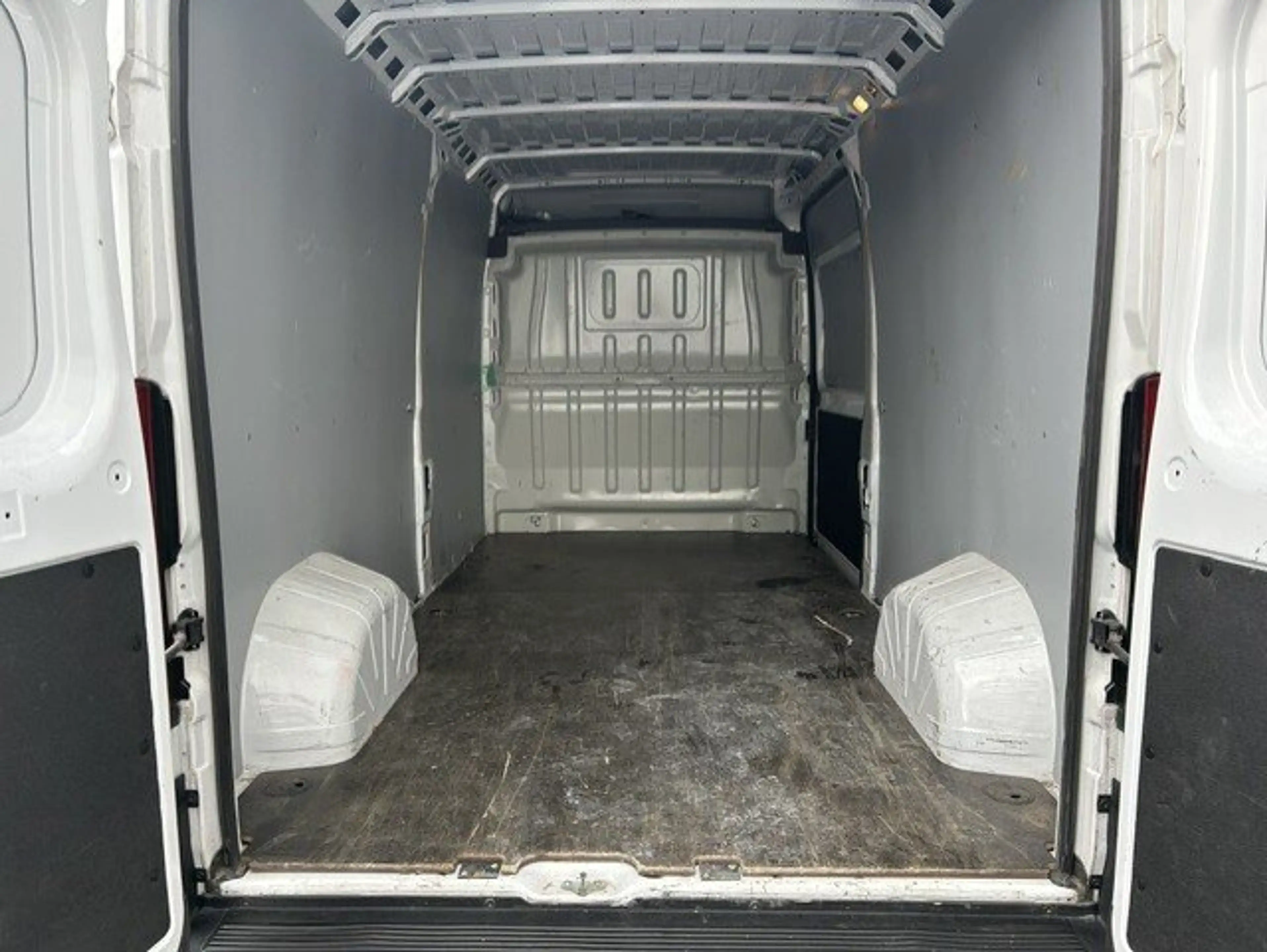 Peugeot Boxer 2.2 BlueHDi L3H2 165Pk — photo 9