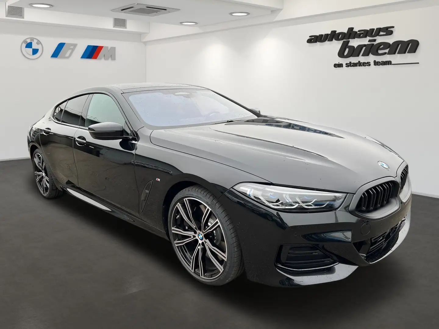 BMW 840 d xDrive Gran Coupé, Sportlich & Elegant crna - 2