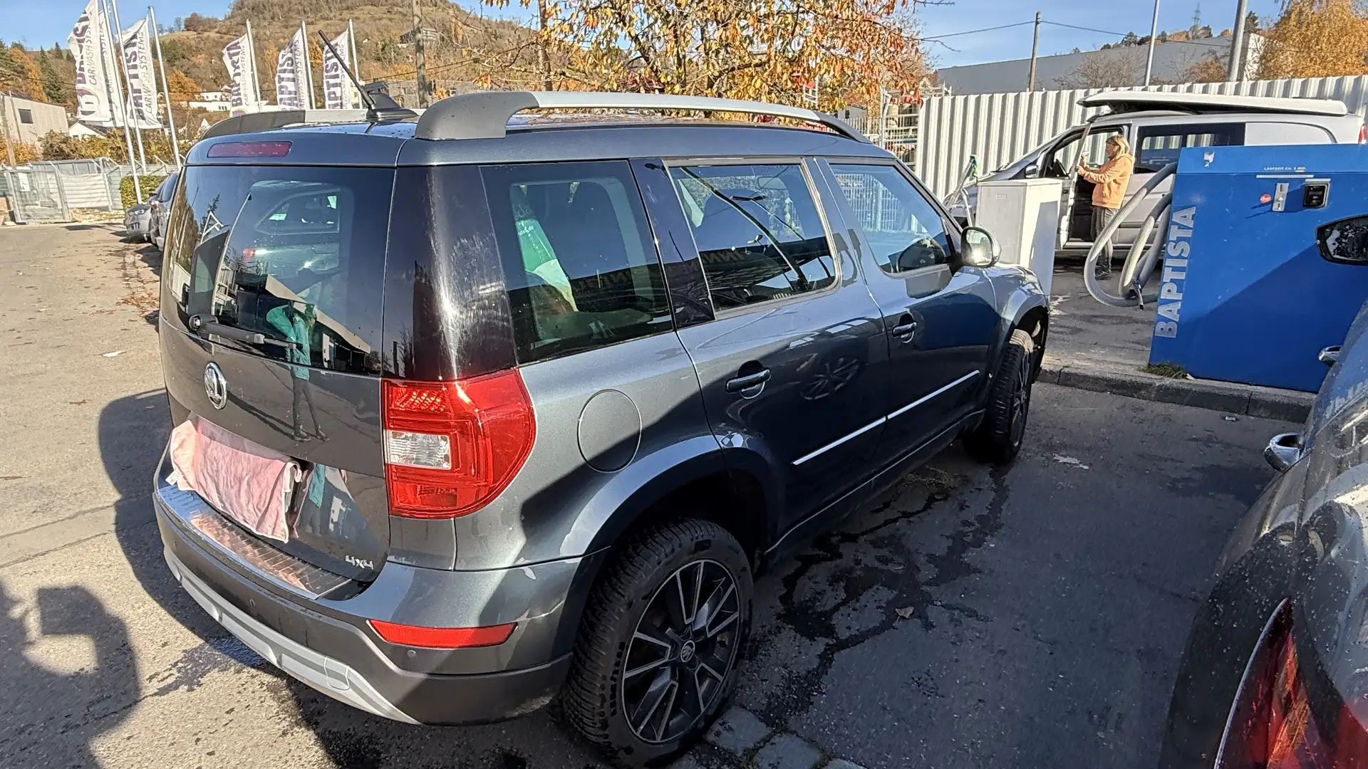Skoda Yeti Ambition Outdoor 4x4 Grau - 2