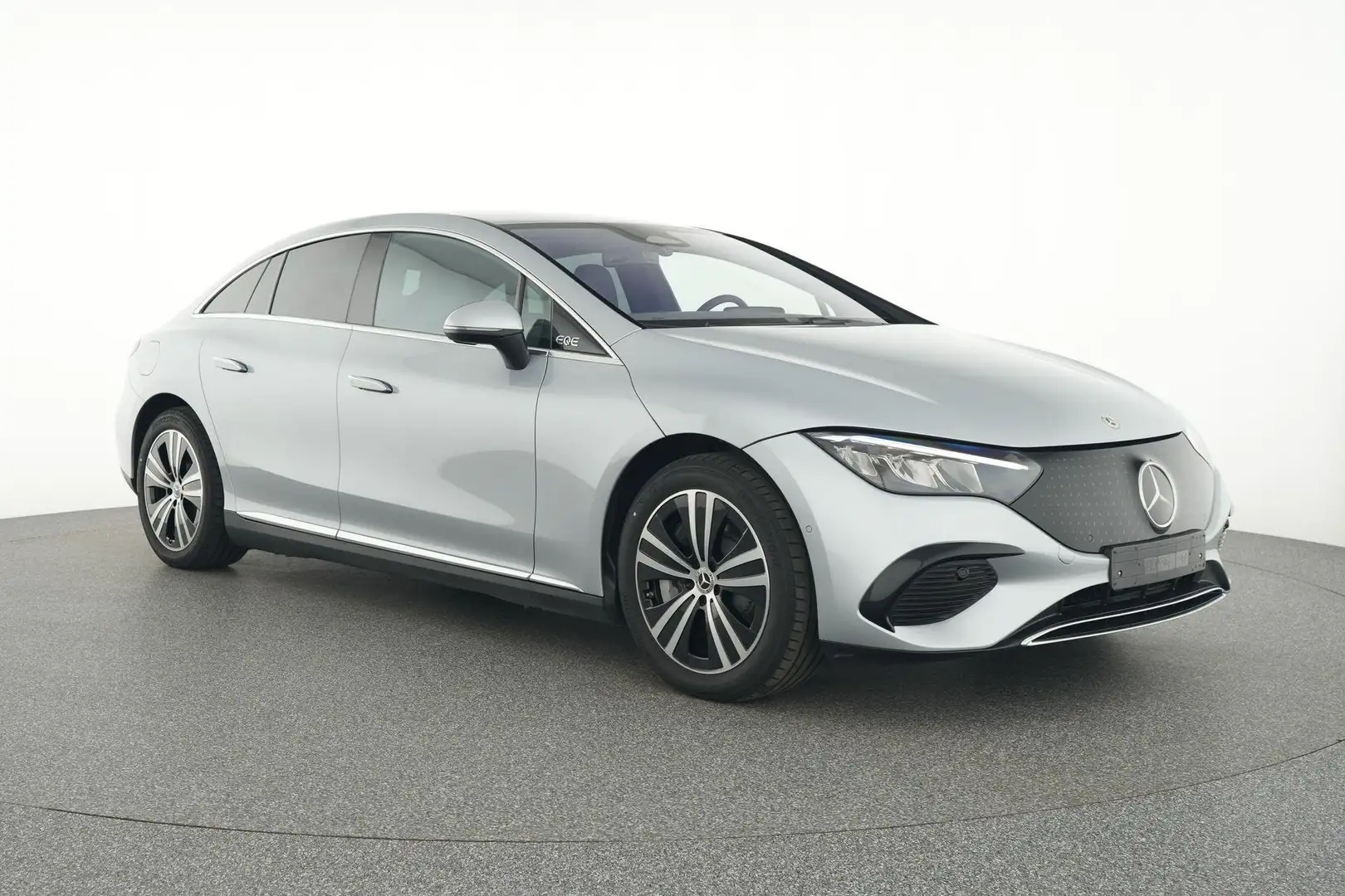 Mercedes-Benz EQE 350 + Business line Sport Edition Ezüst - 2