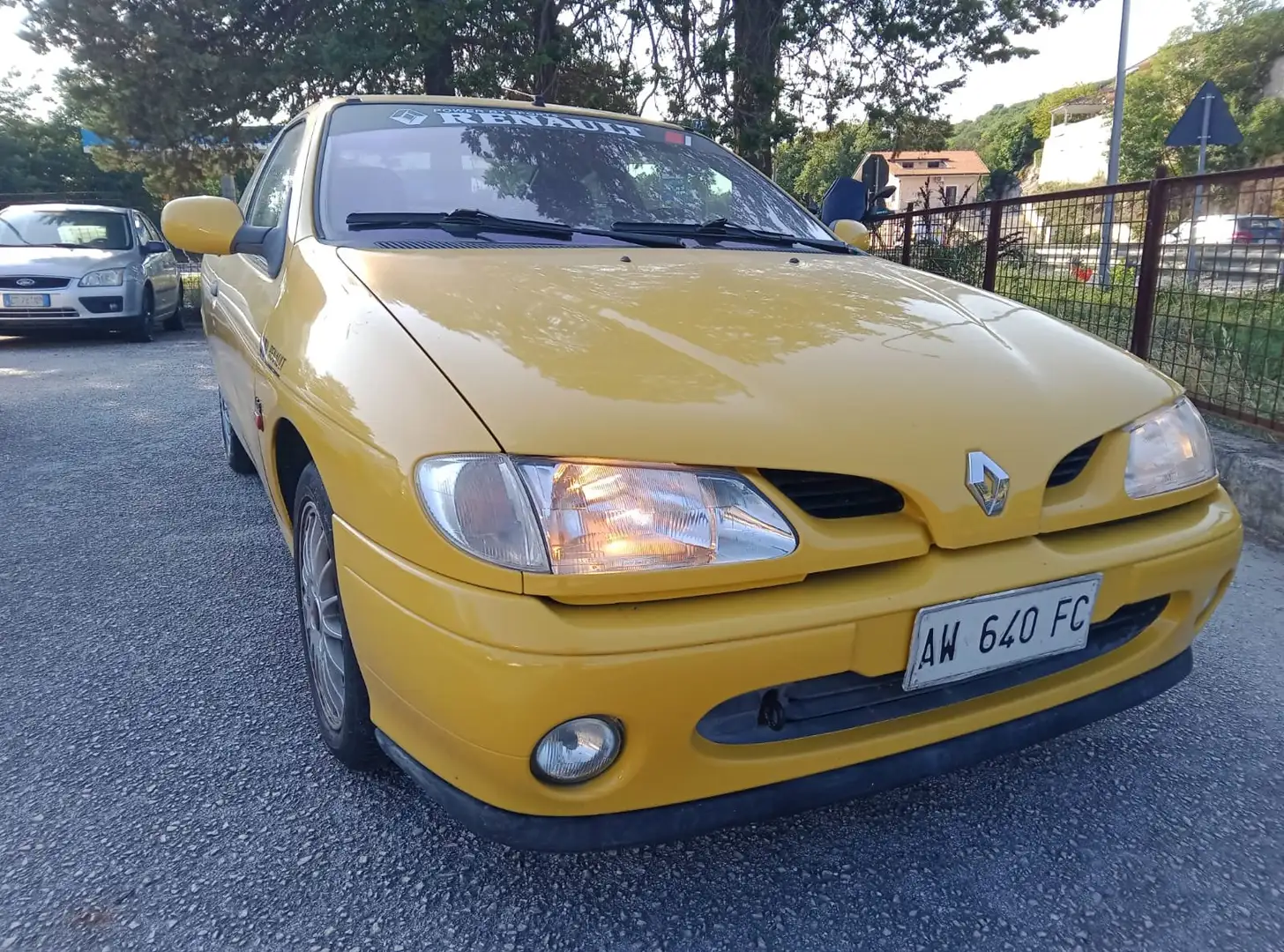 Renault Megane Megane I 1996 Coach 1.6 Amarillo - 1