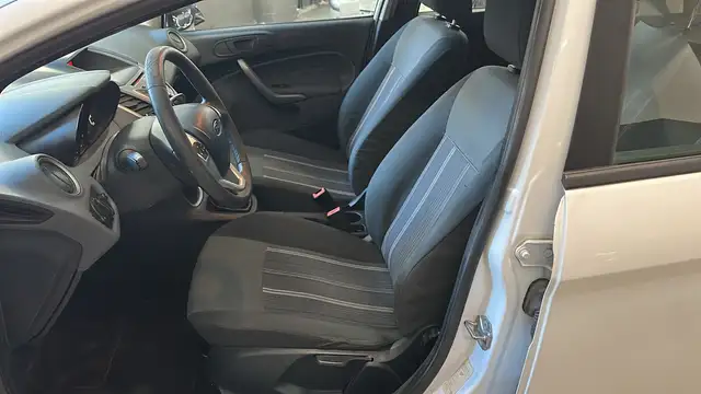 Ford Fiesta view 8