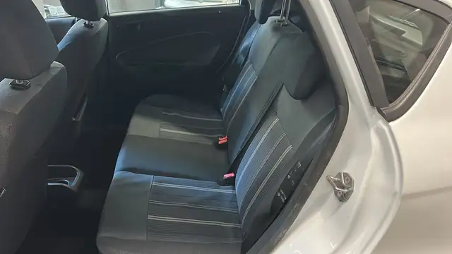 Ford Fiesta view 9