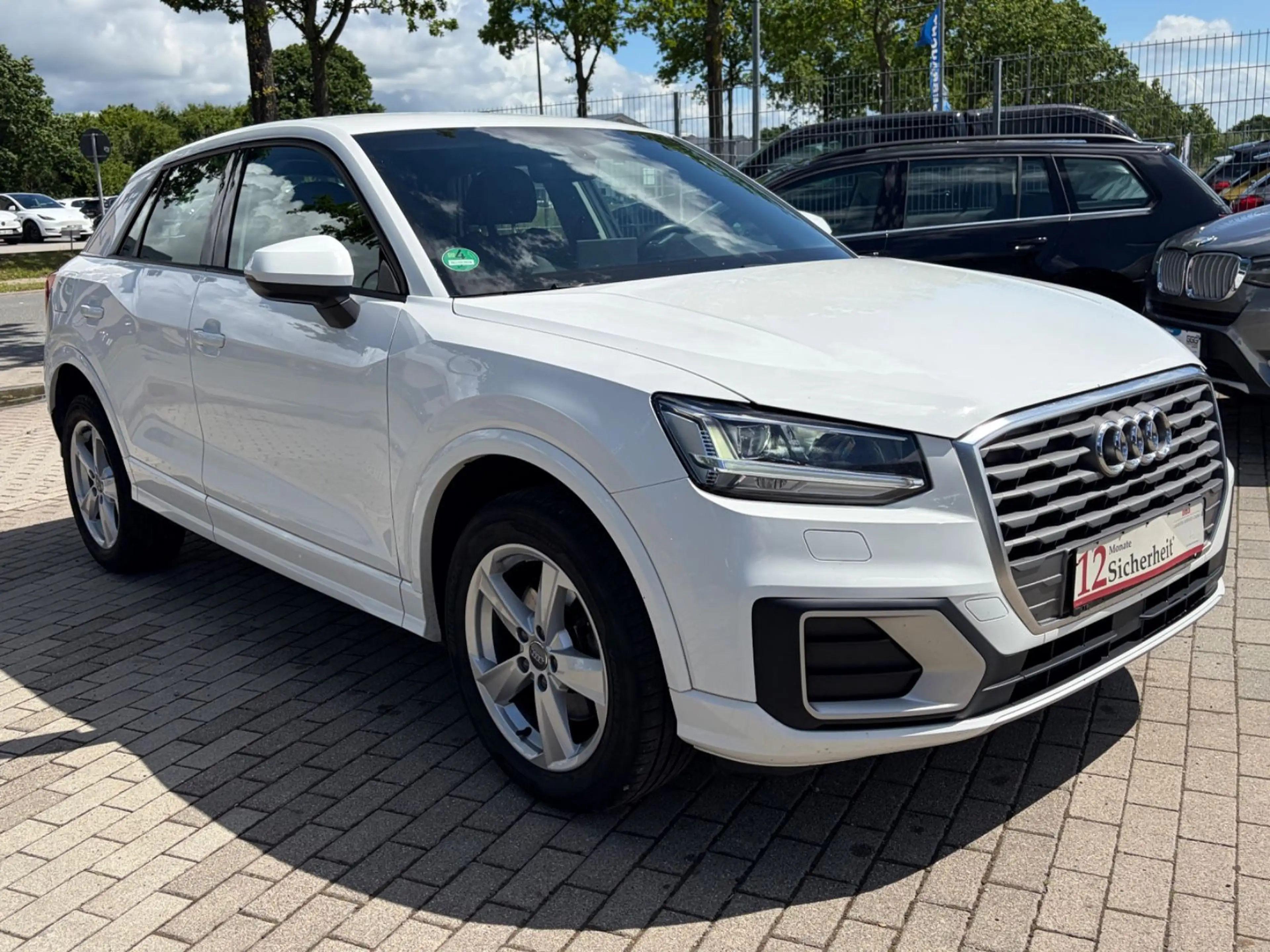 Audi Q2 35 2.0 TDI sport LED Tempomat AHK PDC S-Heft — photo 3