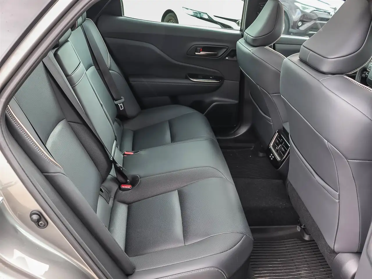 Toyota Crown снимка Toyota Crown