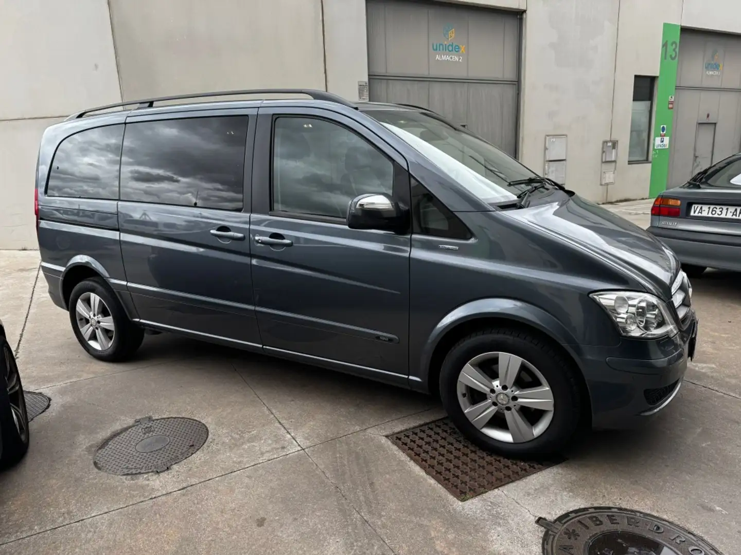 Mercedes-Benz Viano 2.2CDI Avantgarde Compact Aut. - 2