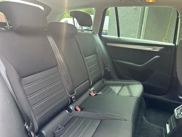Skoda Octavia view 8