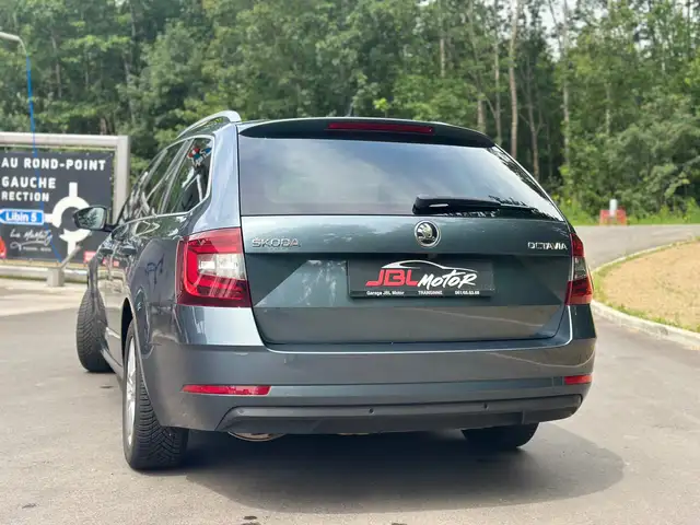 Skoda Octavia view 2