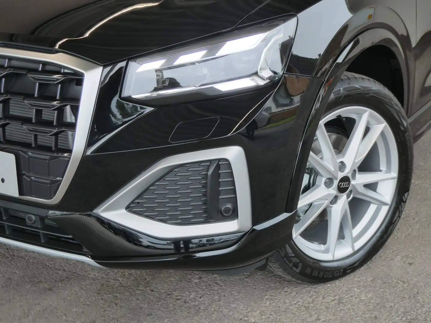 Audi Q2 30 TFSI admired Schwarz - 2