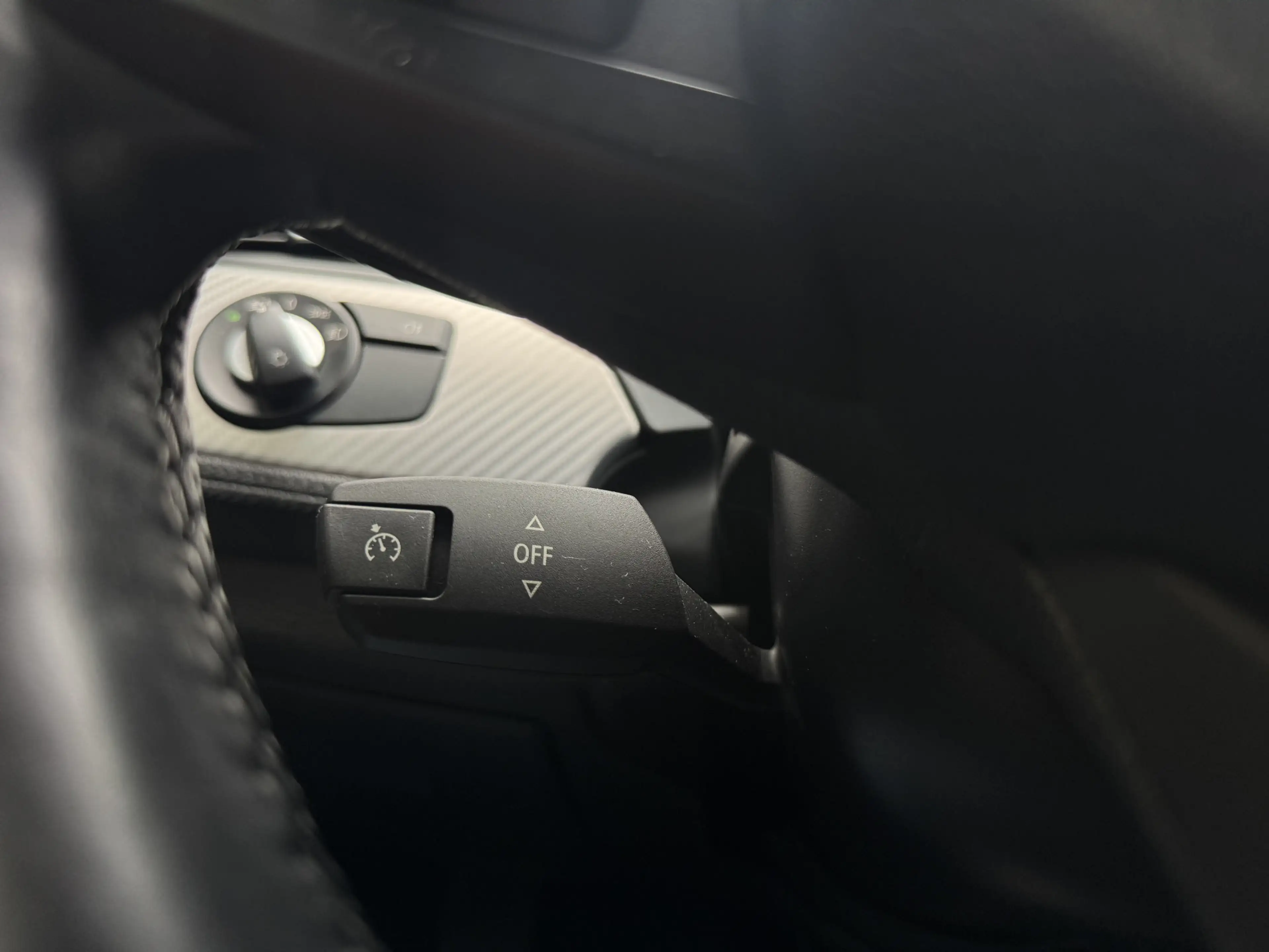 BMW Z4 Roadster sDrive28i, Stuurwielv, Sportstoelen — photo 16