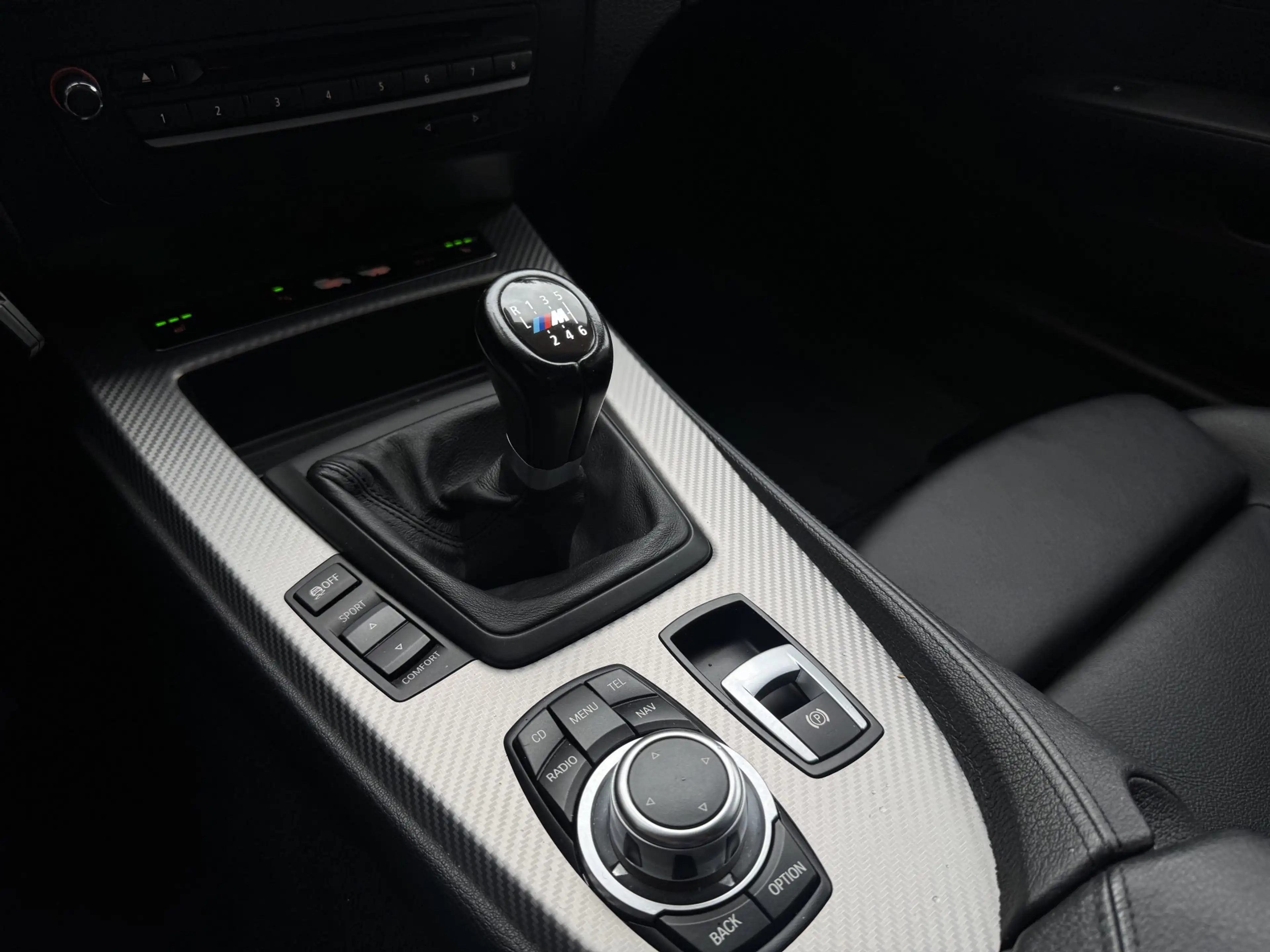 BMW Z4 Roadster sDrive28i, Stuurwielv, Sportstoelen — photo 11