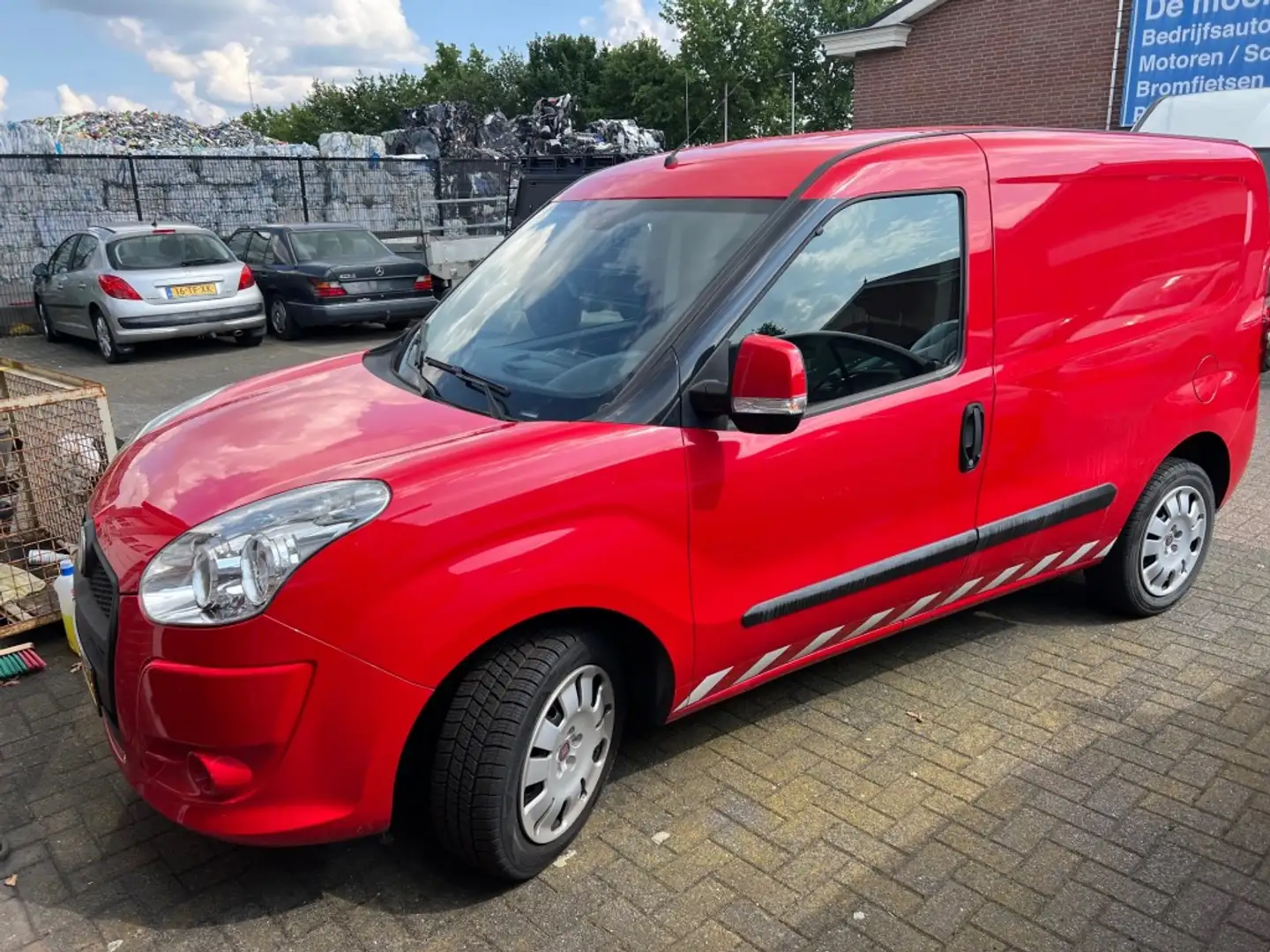 Fiat Doblo 1.3 MultiJet Actual Rood - 1