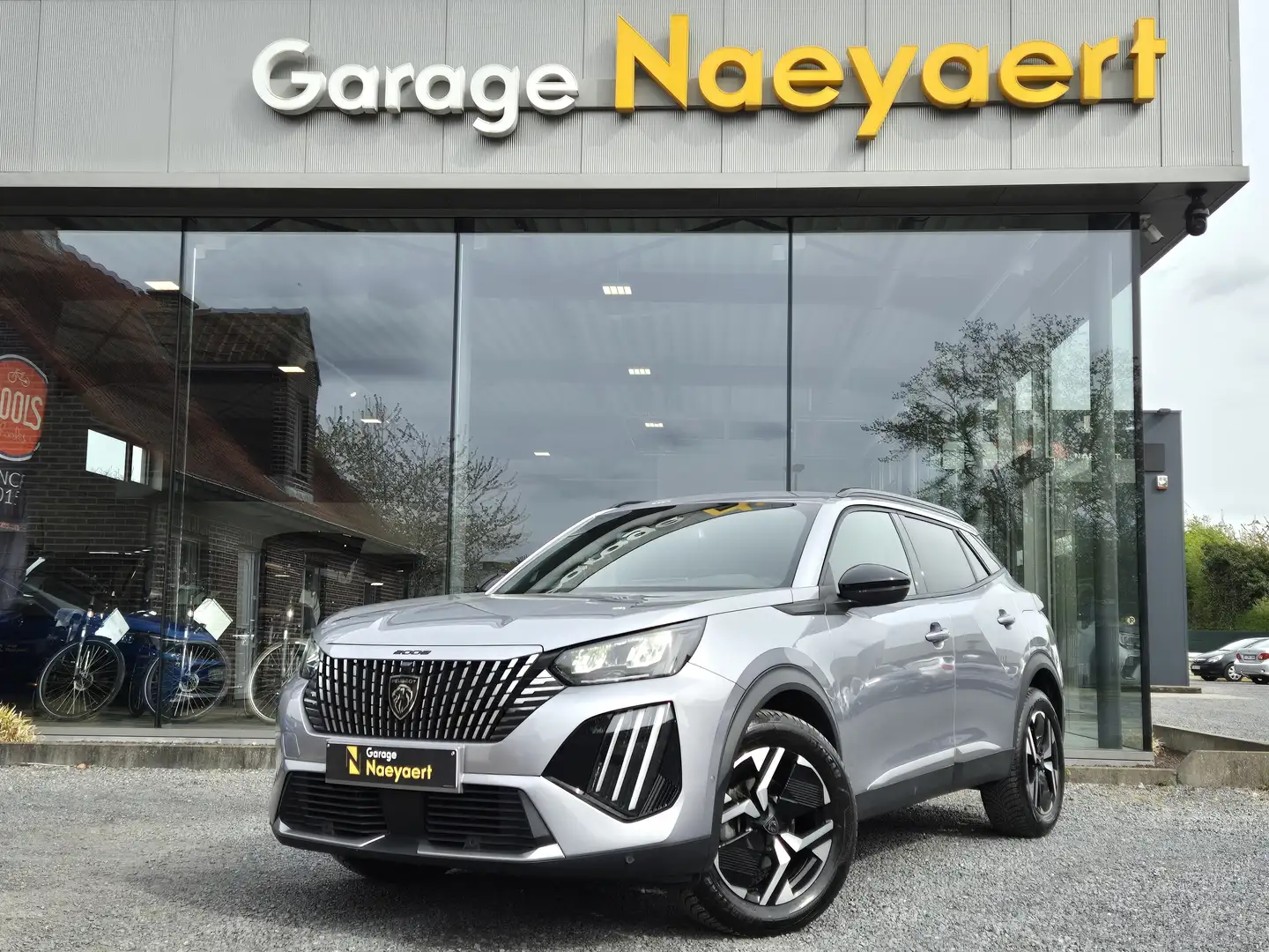 Peugeot 2008 1.2 Allure * AUTOMAAT, CARPLAY, 360 CAMERA,  DODEH Grijs - 1