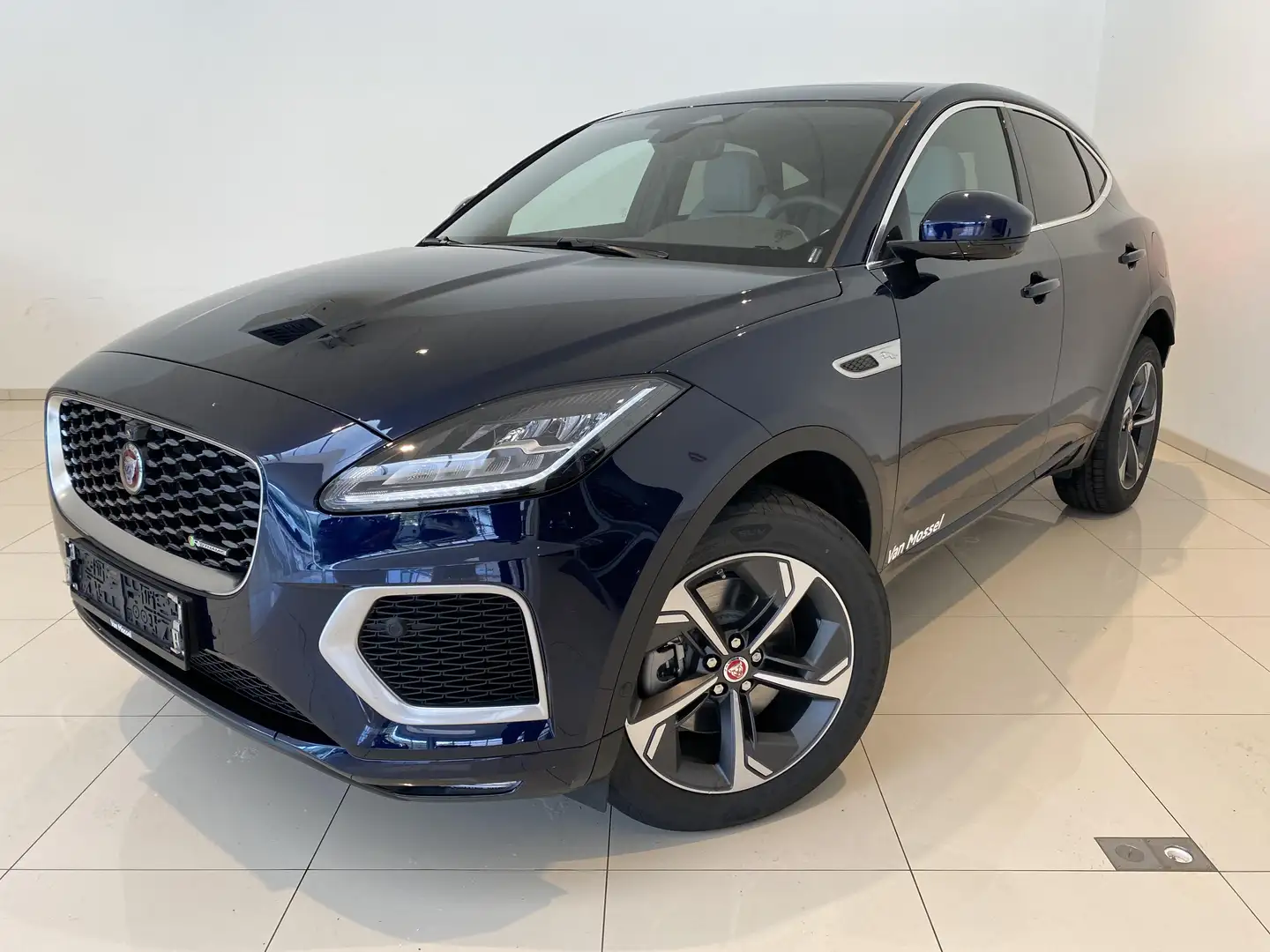 Jaguar E-Pace R-Dynamic S Plug-In Hybrid Blauw - 1