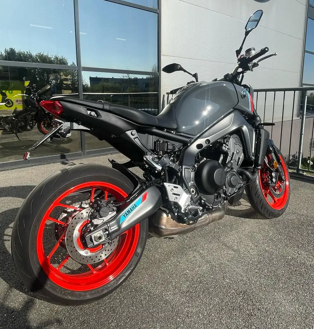Yamaha MT-09 Gris - 2
