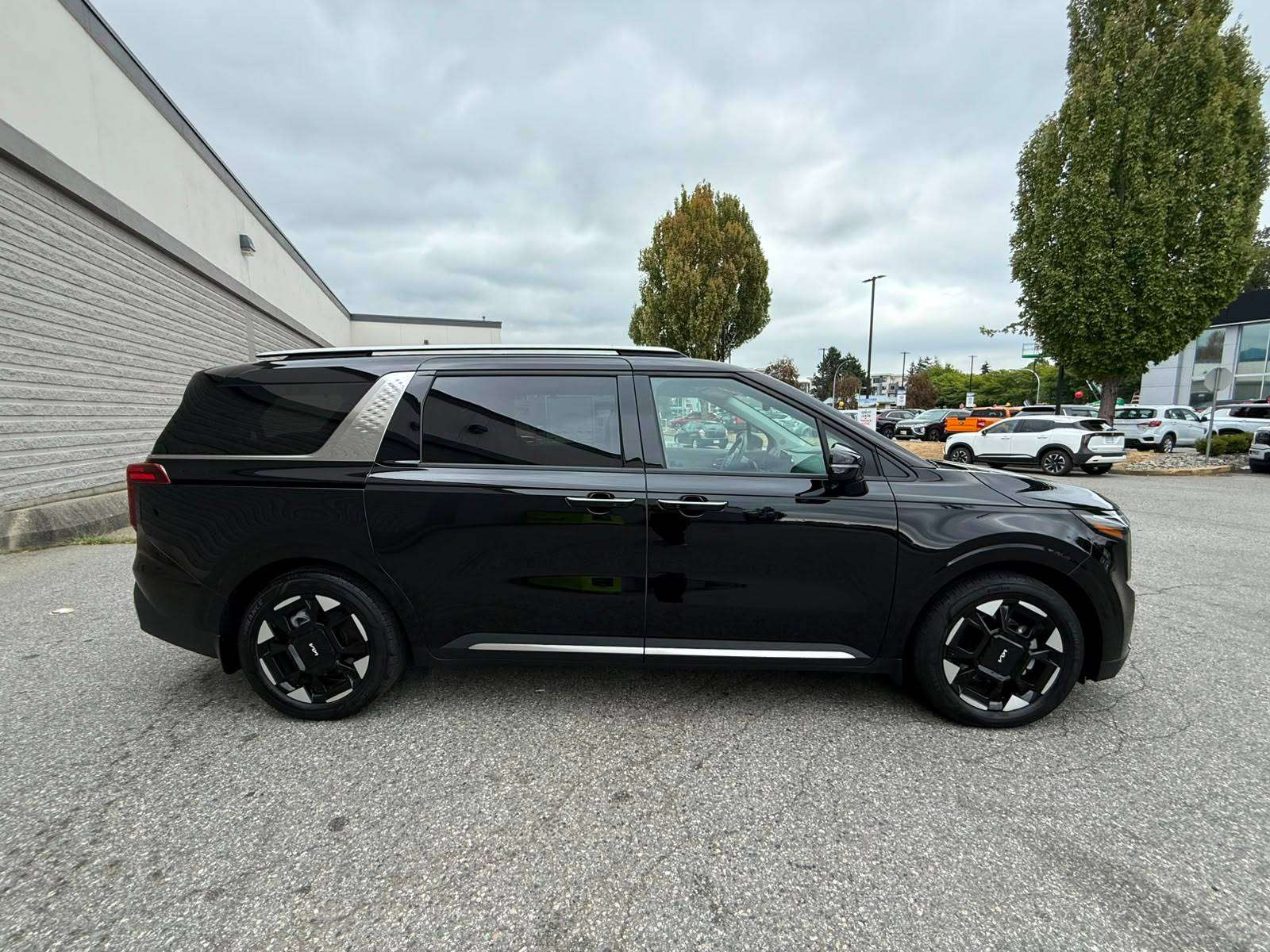 2026 Kia Carnival EX - Navigation, Parking Sensors, Leather — снимка 1