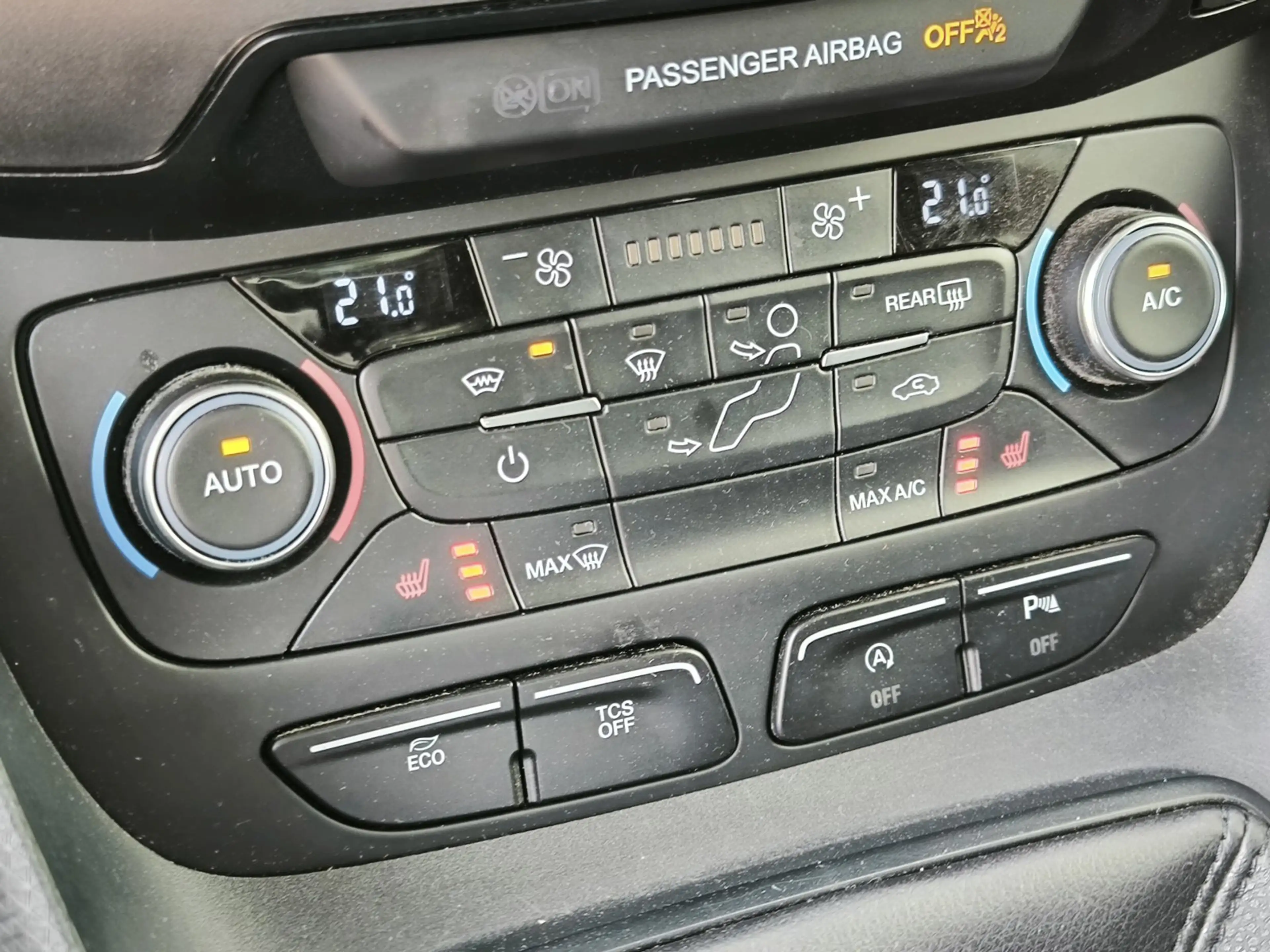 Ford Transit Connect Xenon Kamera Navi PDC Totwinkel — photo 11