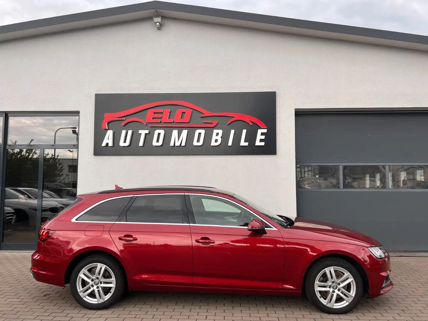 Audi A4 Avant 40 TFSI Sport*Läuft Unruhig* Rood - 2